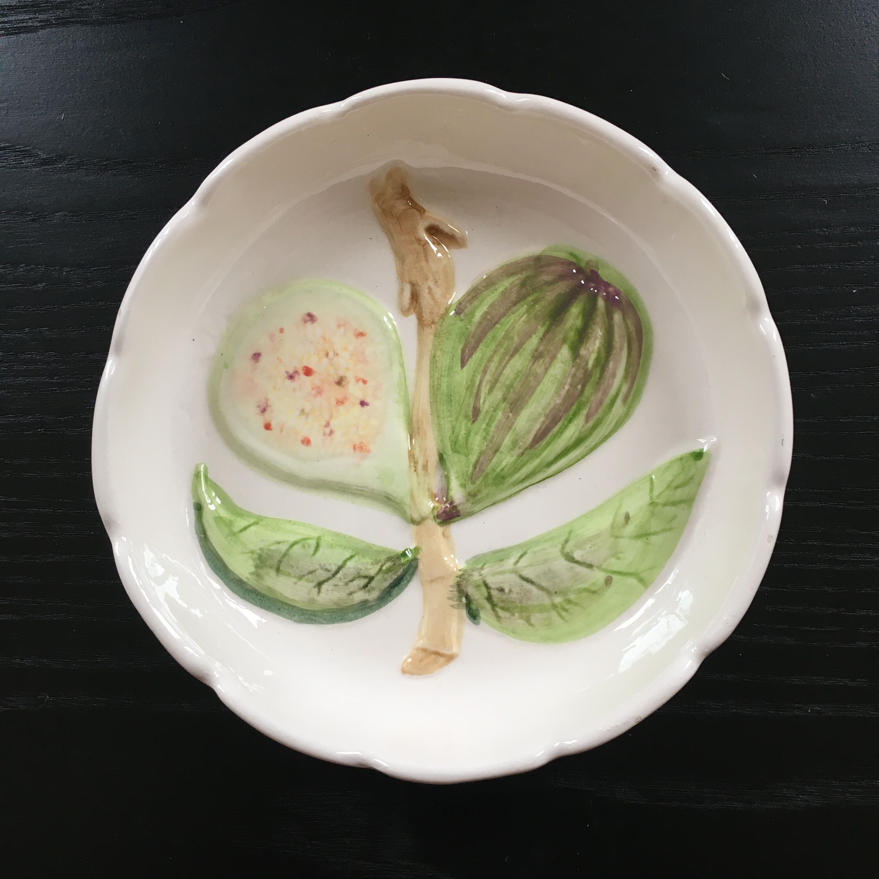 Fig-decorated slip pocket emptier