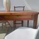 Table en bois vintage