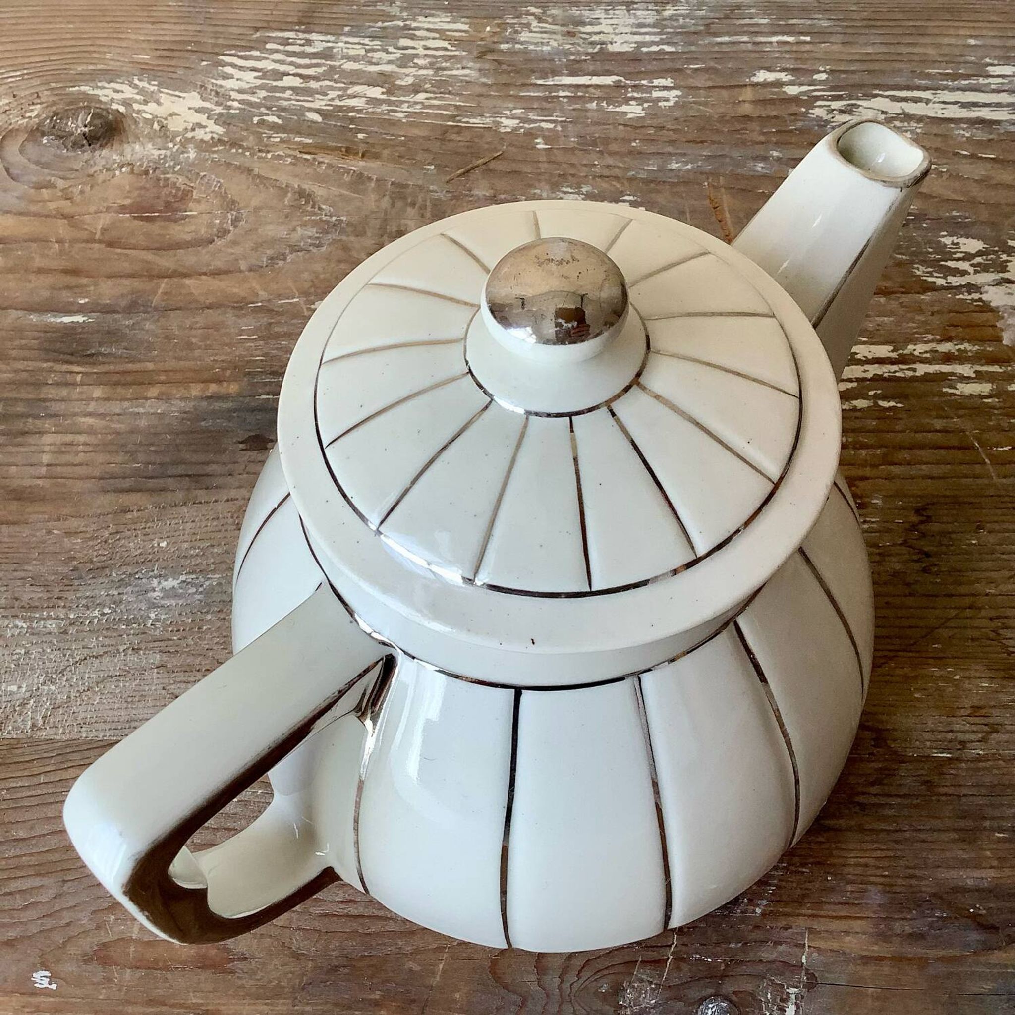 White teapot
