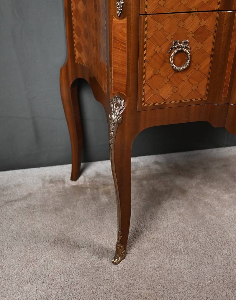 Commode sauteuse en marqueterie, style Transition Louis XV - Louis XVI – milieu XXe