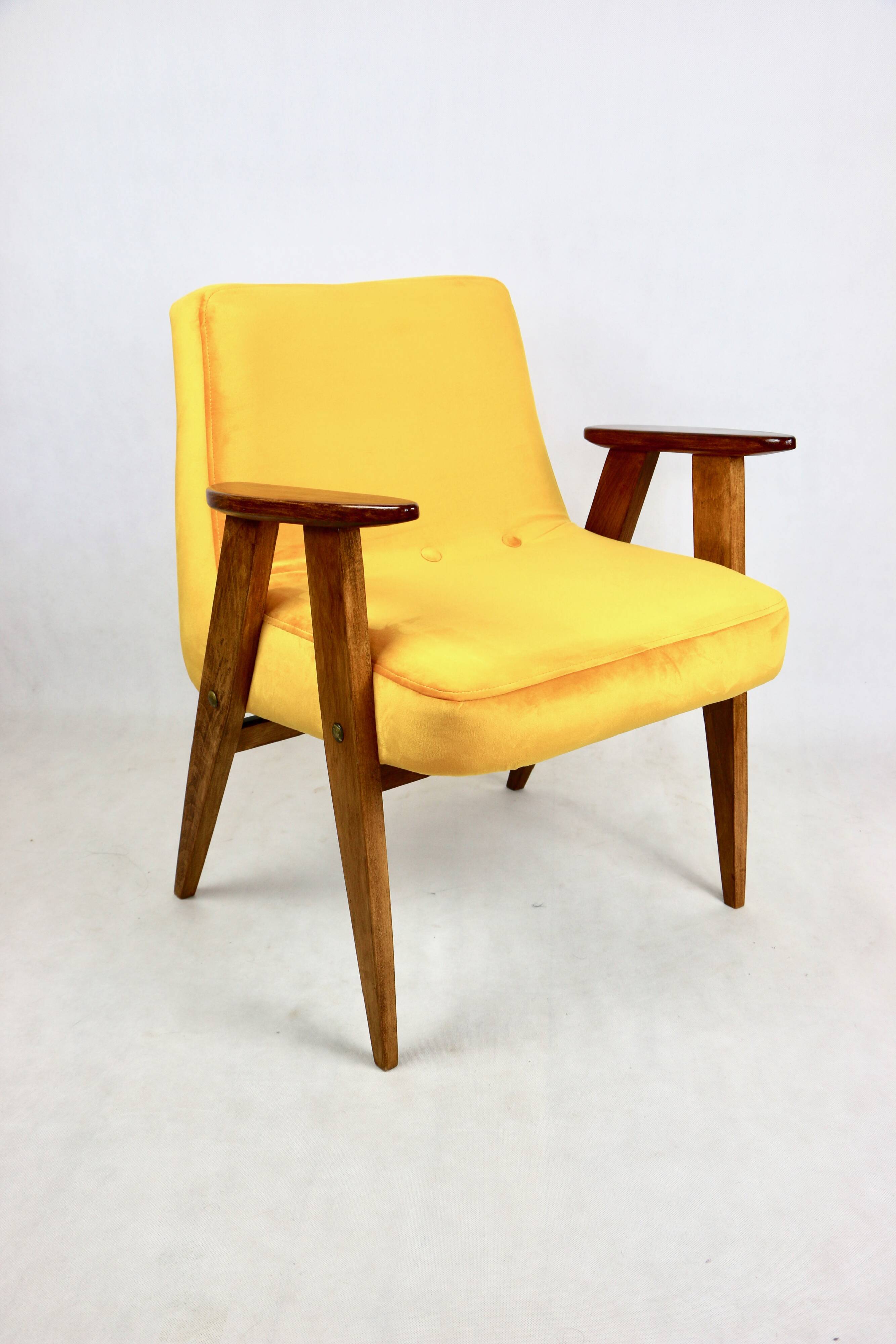Fauteuil vintage Chierowski 366, 1970, velours jaune or