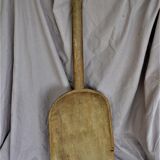 Pelle en bois très ancienne