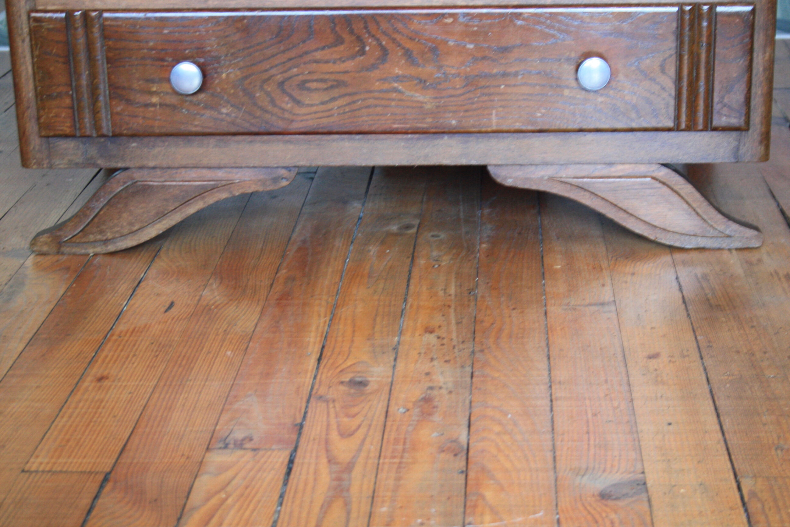 Art deco chest of drawers