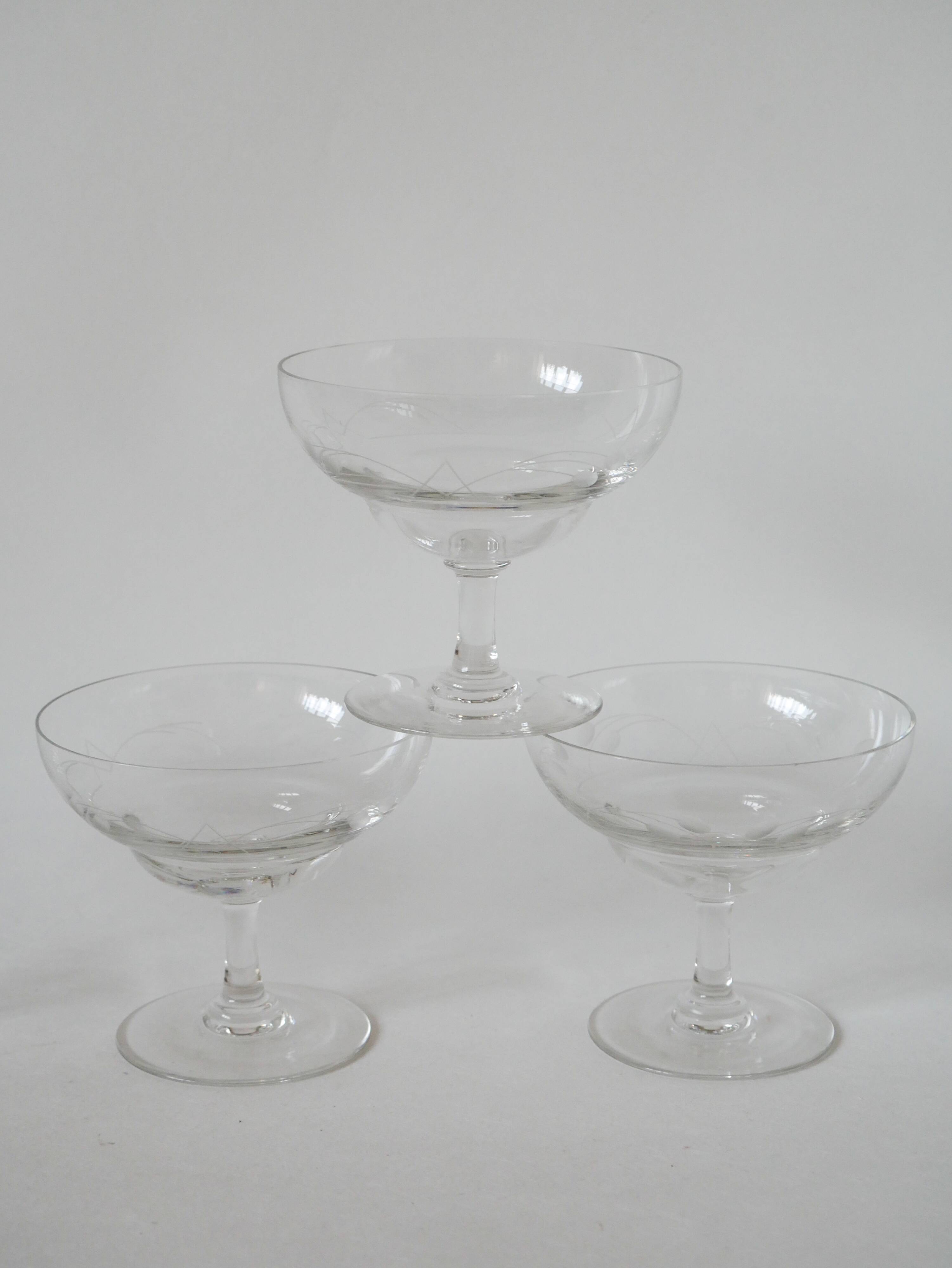 set of 4 engraved crystal champagne glasses 1950 8.5 x 10 cm