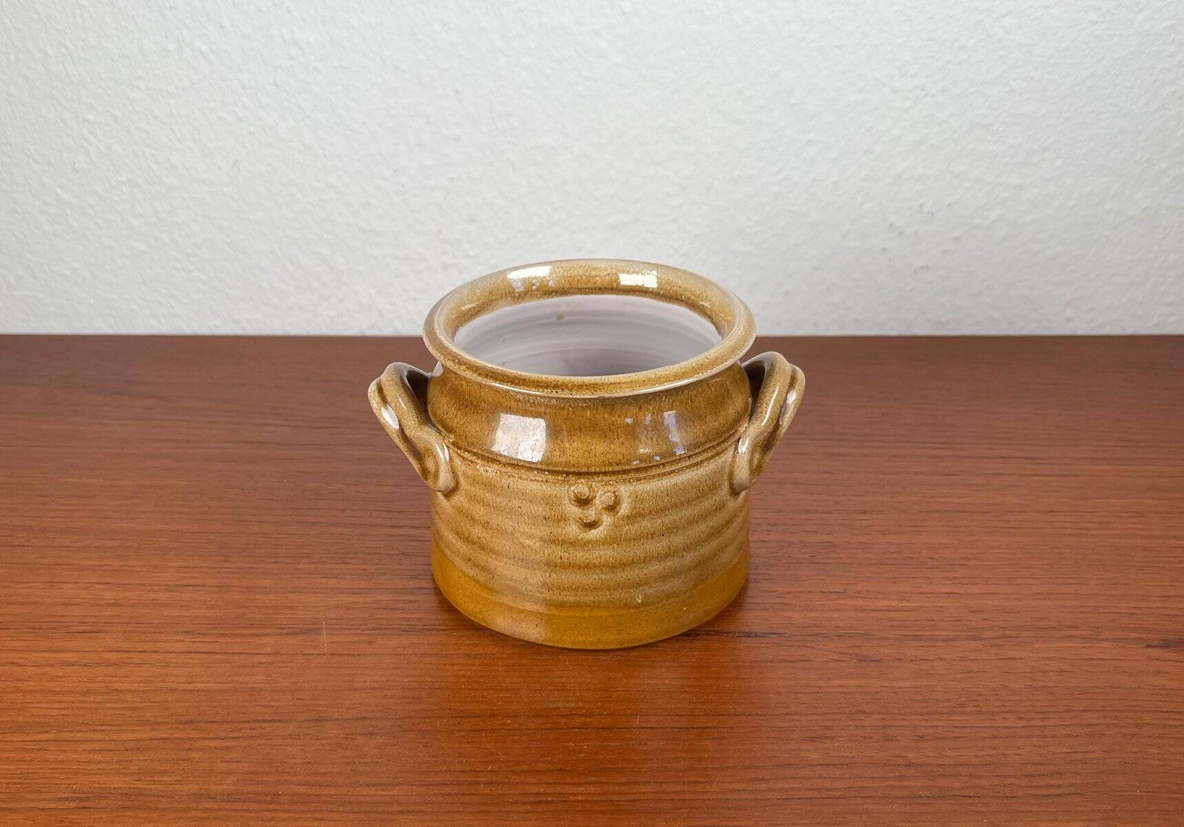 Mid-century Danish studio pottery bowl by Kaj Henning Jensen for Kh Keramik, 1960s.