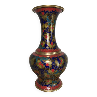 Vase en émaux cloisonnés à décor de fleurs et motifs colorés