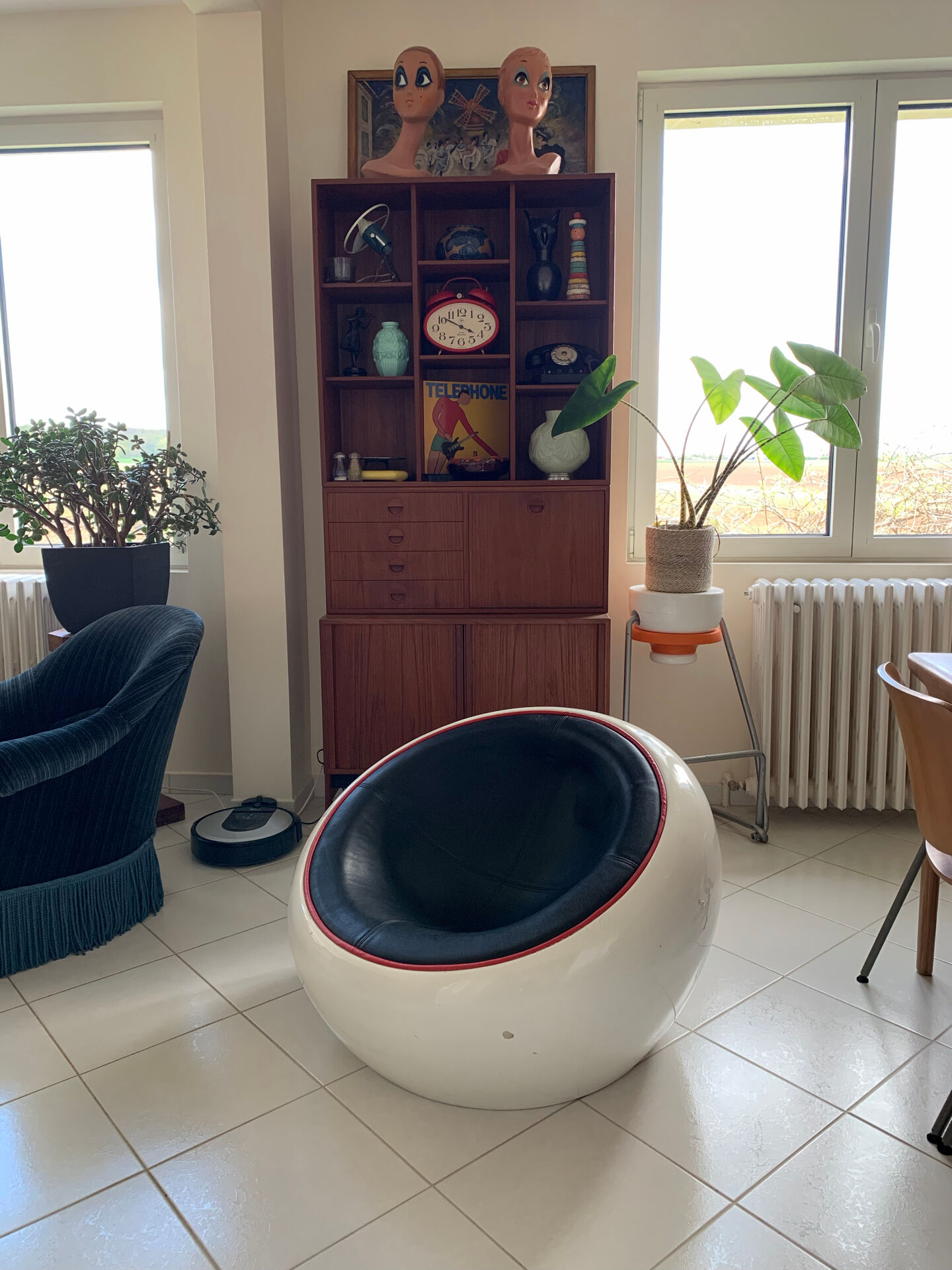 Egg Pod Ball Chair Space Age in fibreglass – 1960s/70s