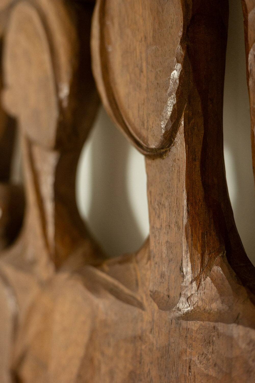 Roger Kressmann. Carved walnut panel with a gouge. 1980s.