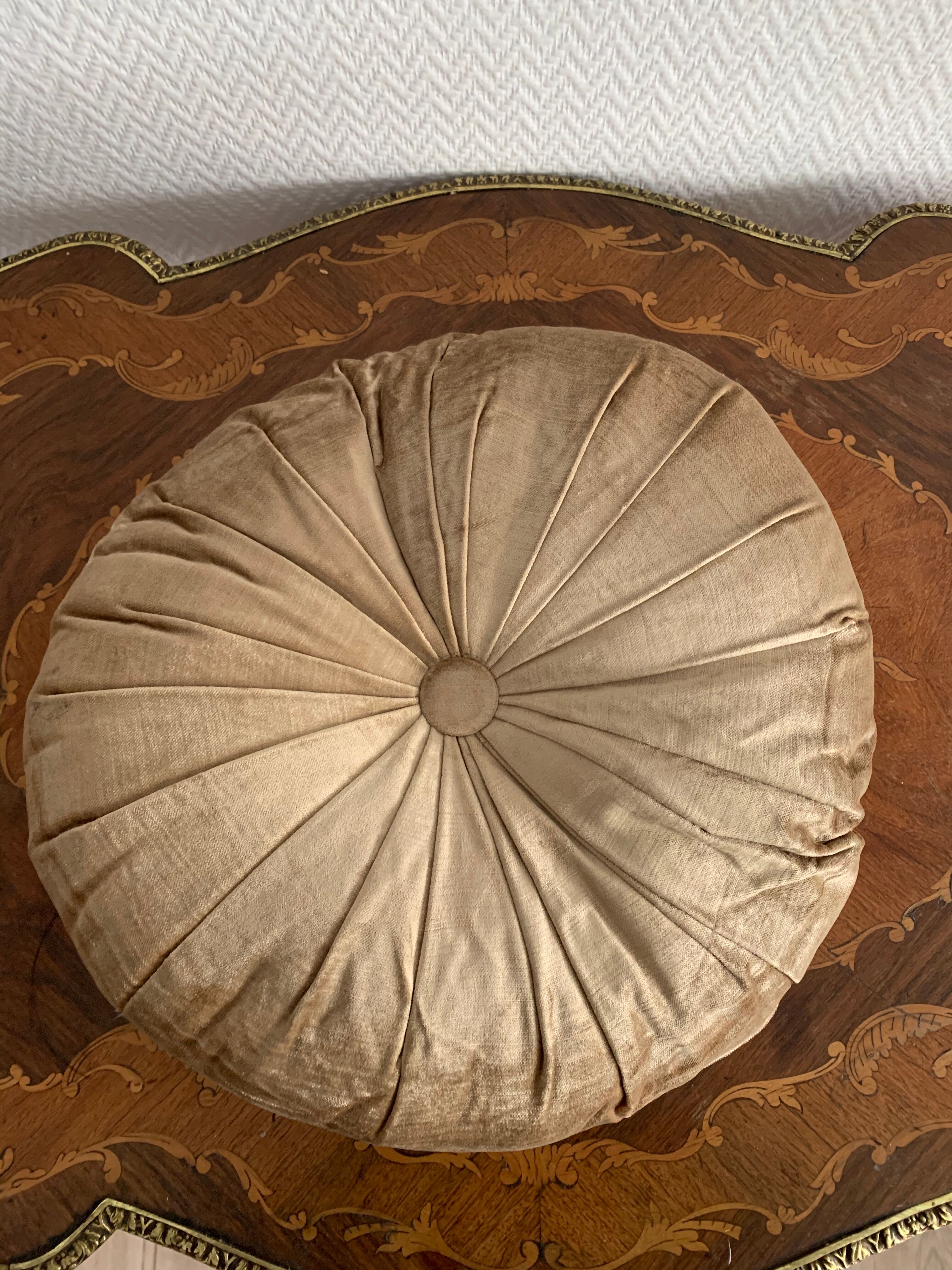 Gold lamé round velvet cushion