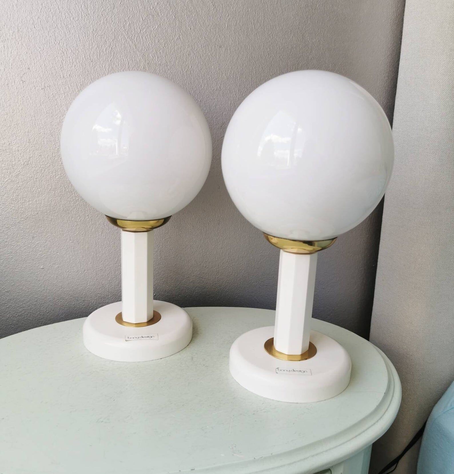Set of 2 vintage Bony Design table lamps with 80s glass bulb hood