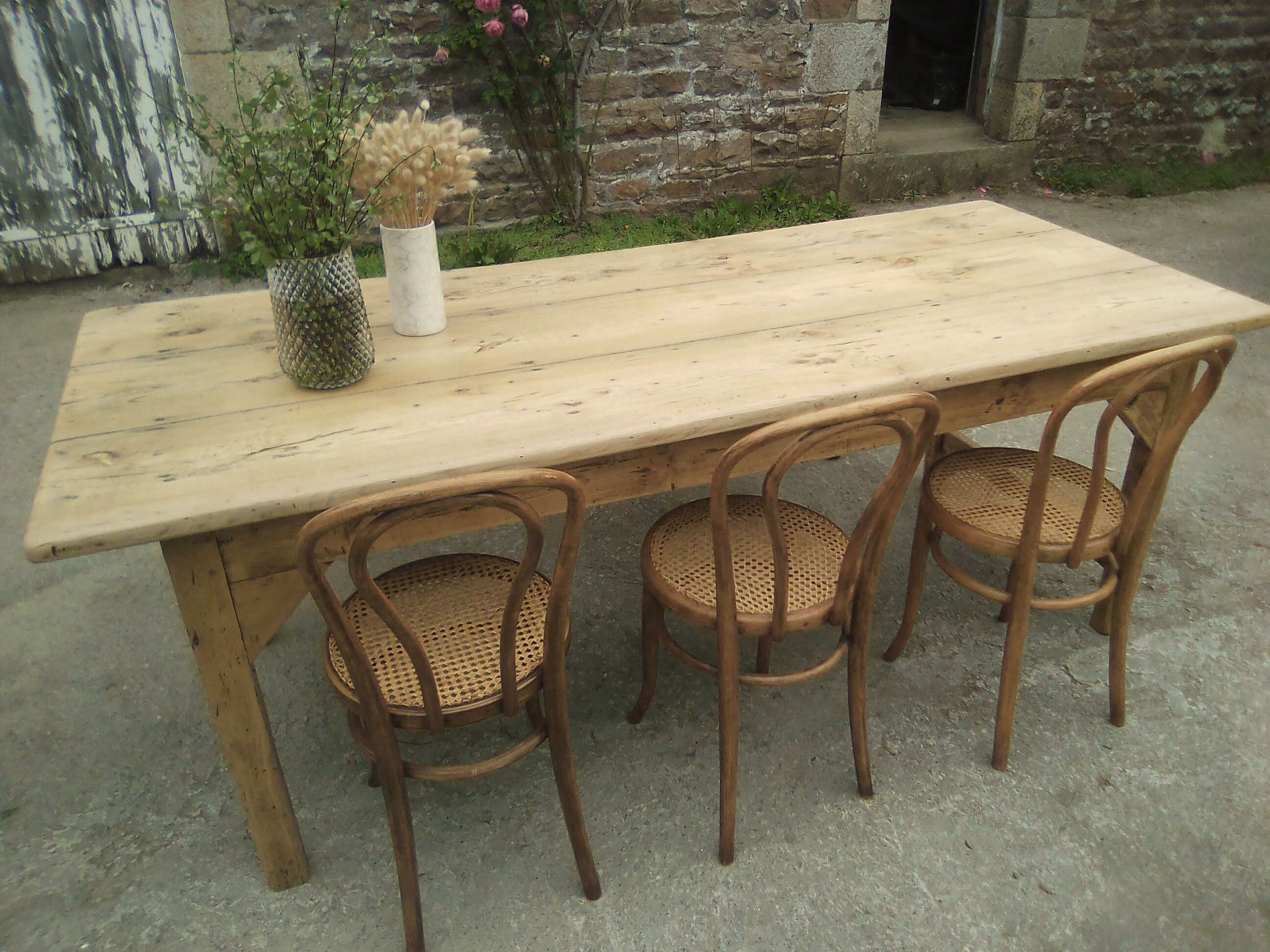 Farm table