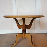Round coffee table