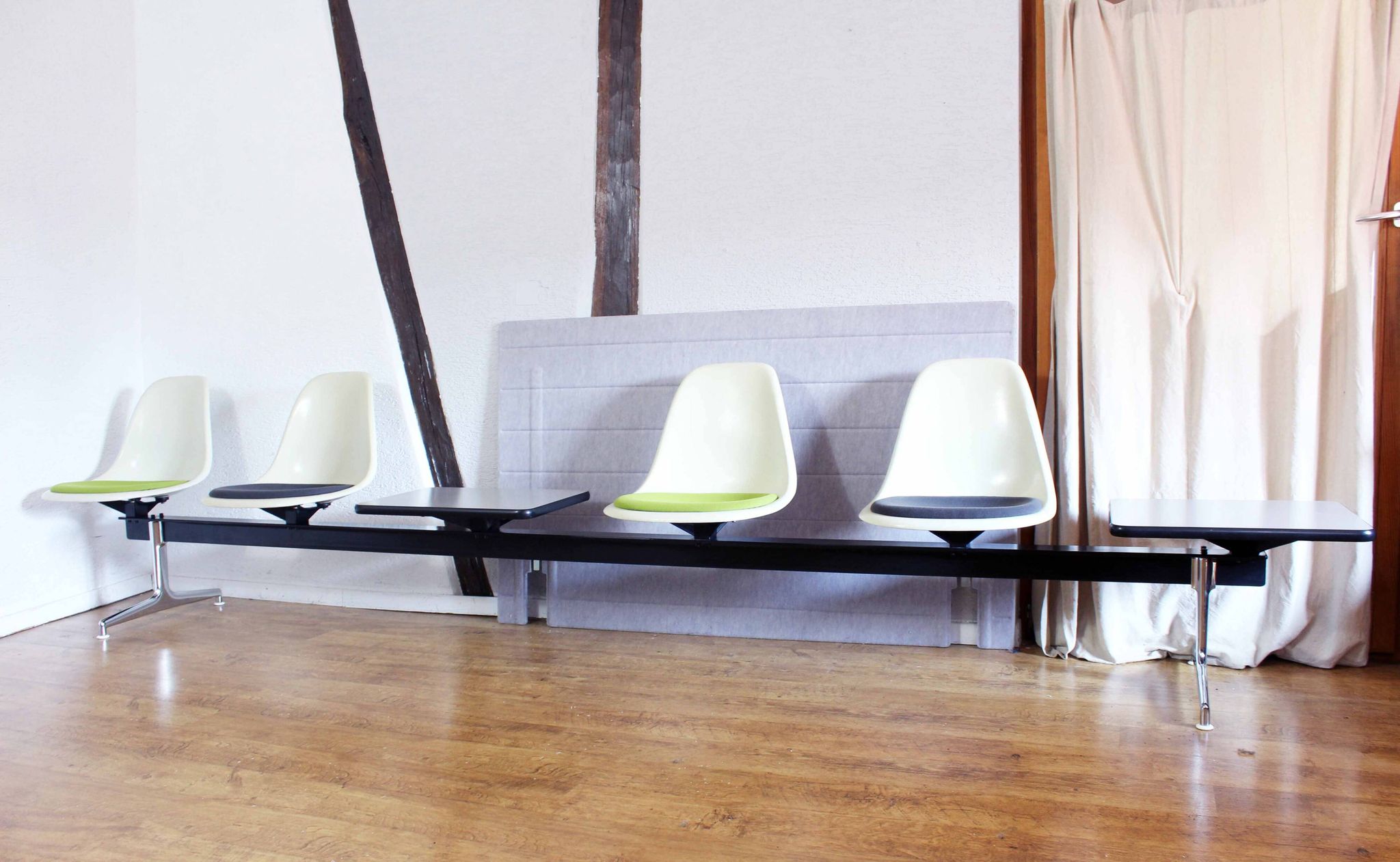 Eames Bench 4 places Vitra Edition 1970 Fibreglass