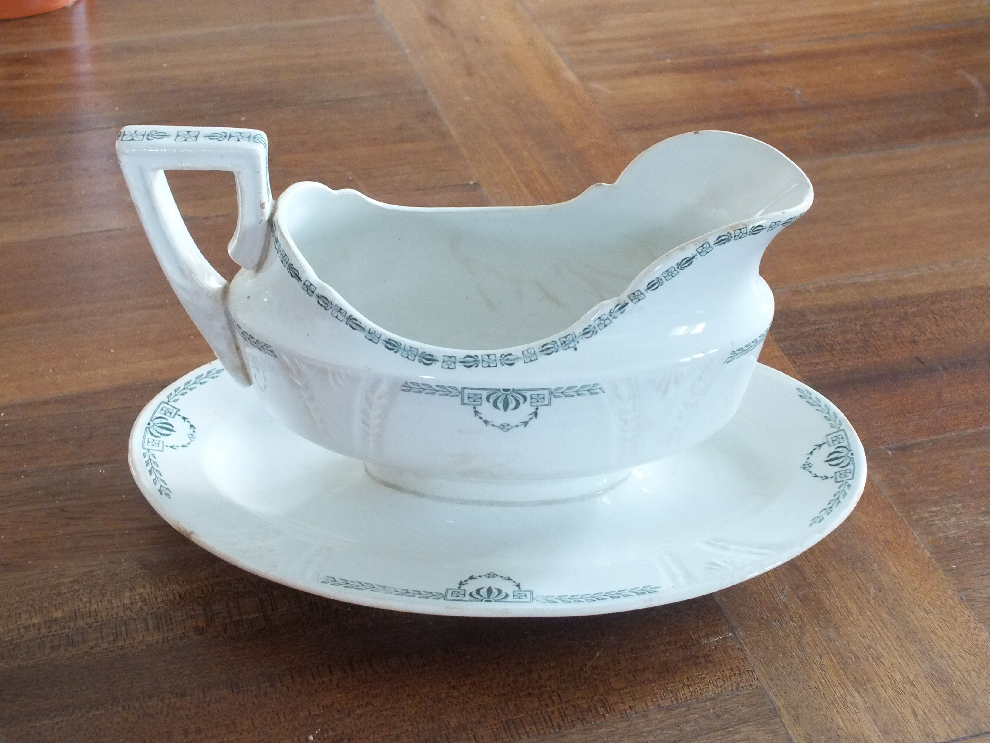 Saucière en Terre de Fer Gien service Clara