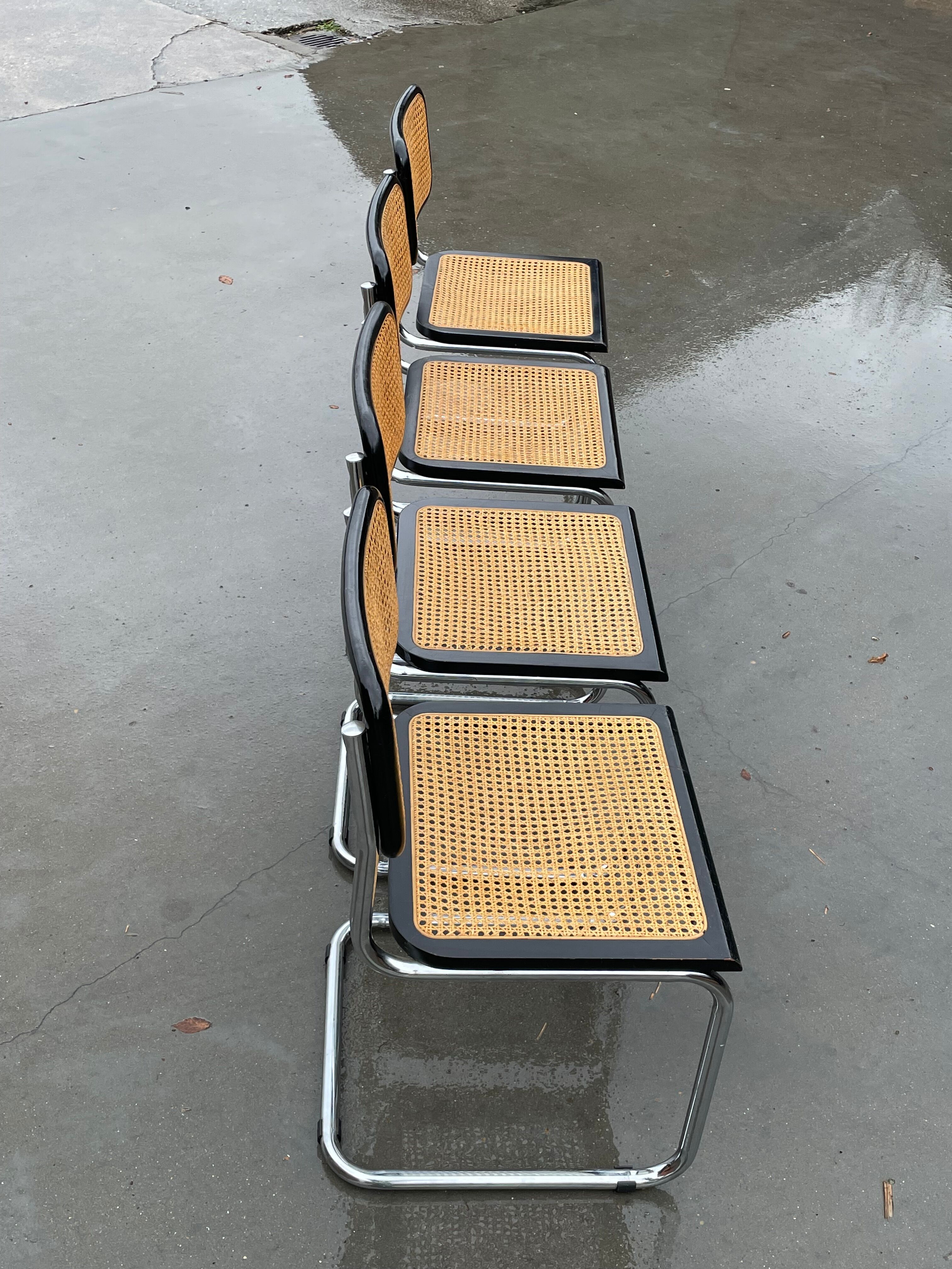 Set of 4 vintage chairs model Cesca B32 in black and chrome