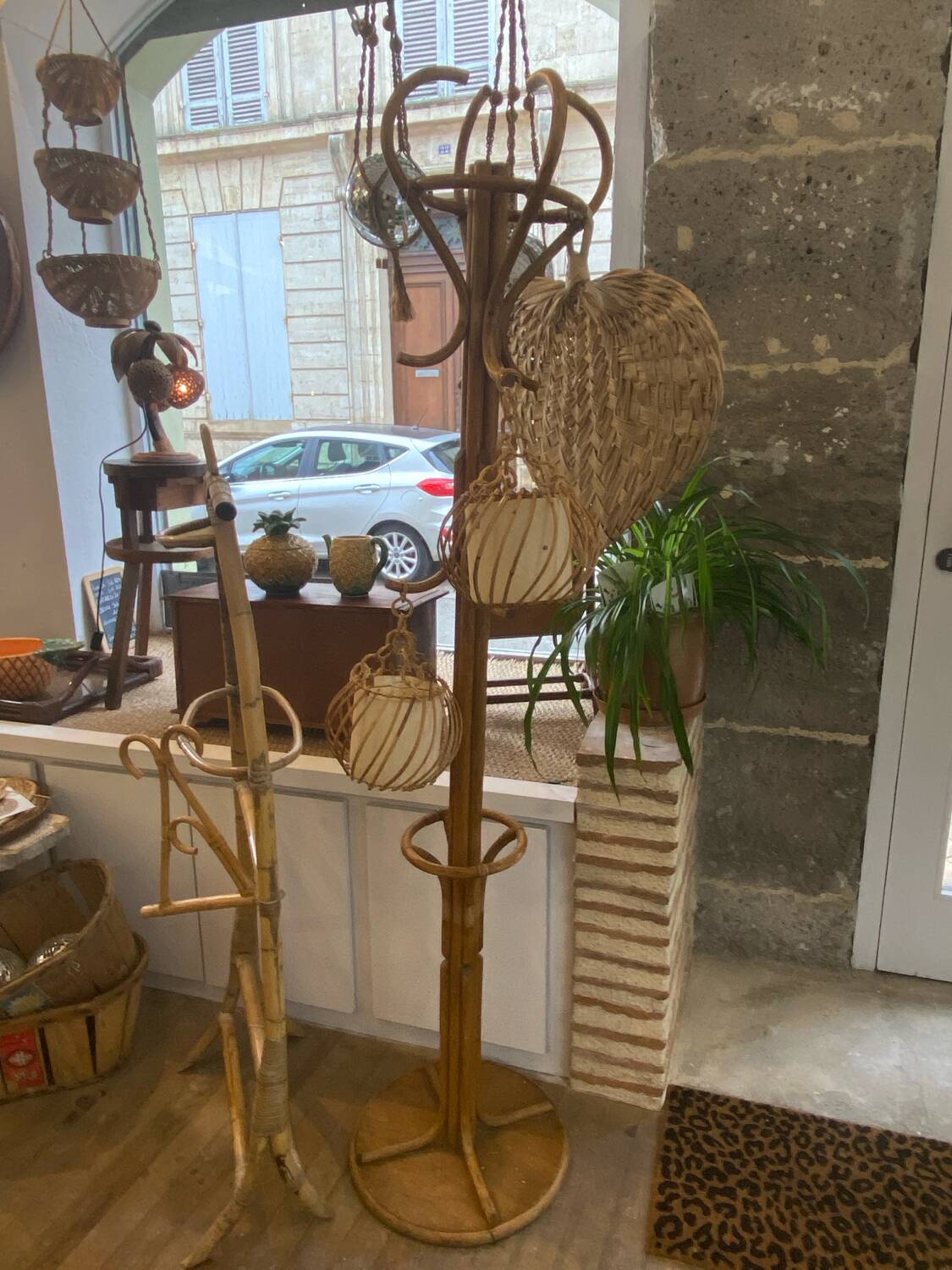 Rattan parrot coat rack