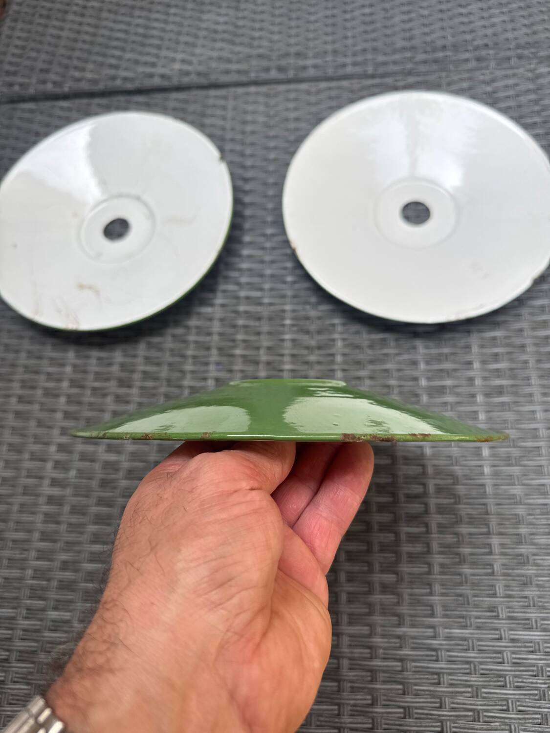 Lot de 3 abats jours en tôles émaillées