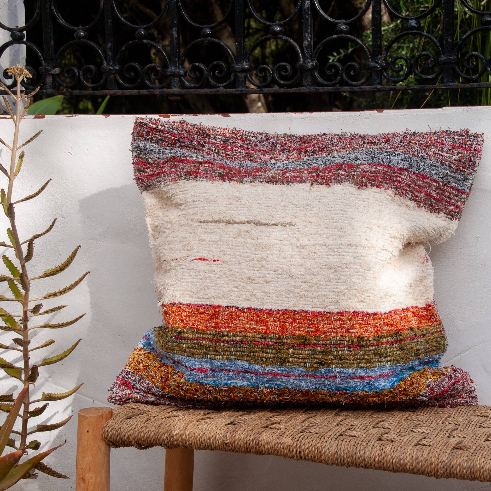 Housse de coussin artisanale en coton recyclé tissé main