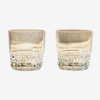 2 whiskey glasses geometric decoration