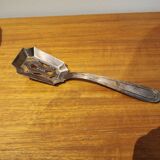 Silver metal cake service