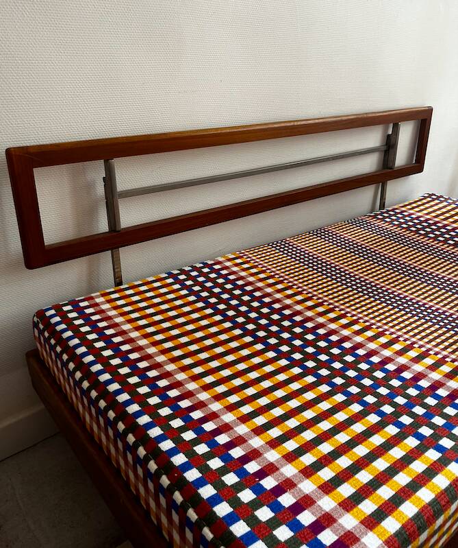 Peter Hvidt Knoll wooden banquette sofa with new cushions.