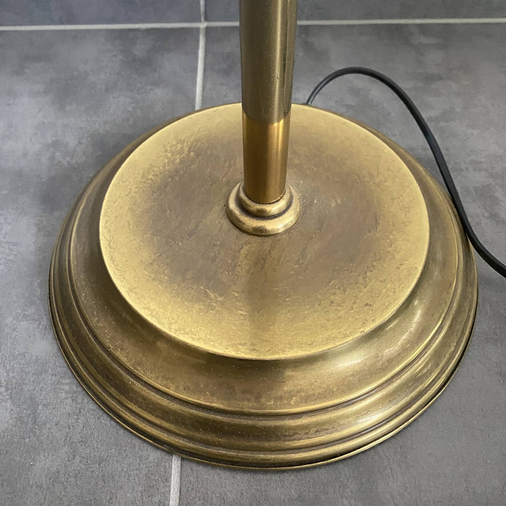 Reading lamp, floor lamp, adjustable arm lamp.