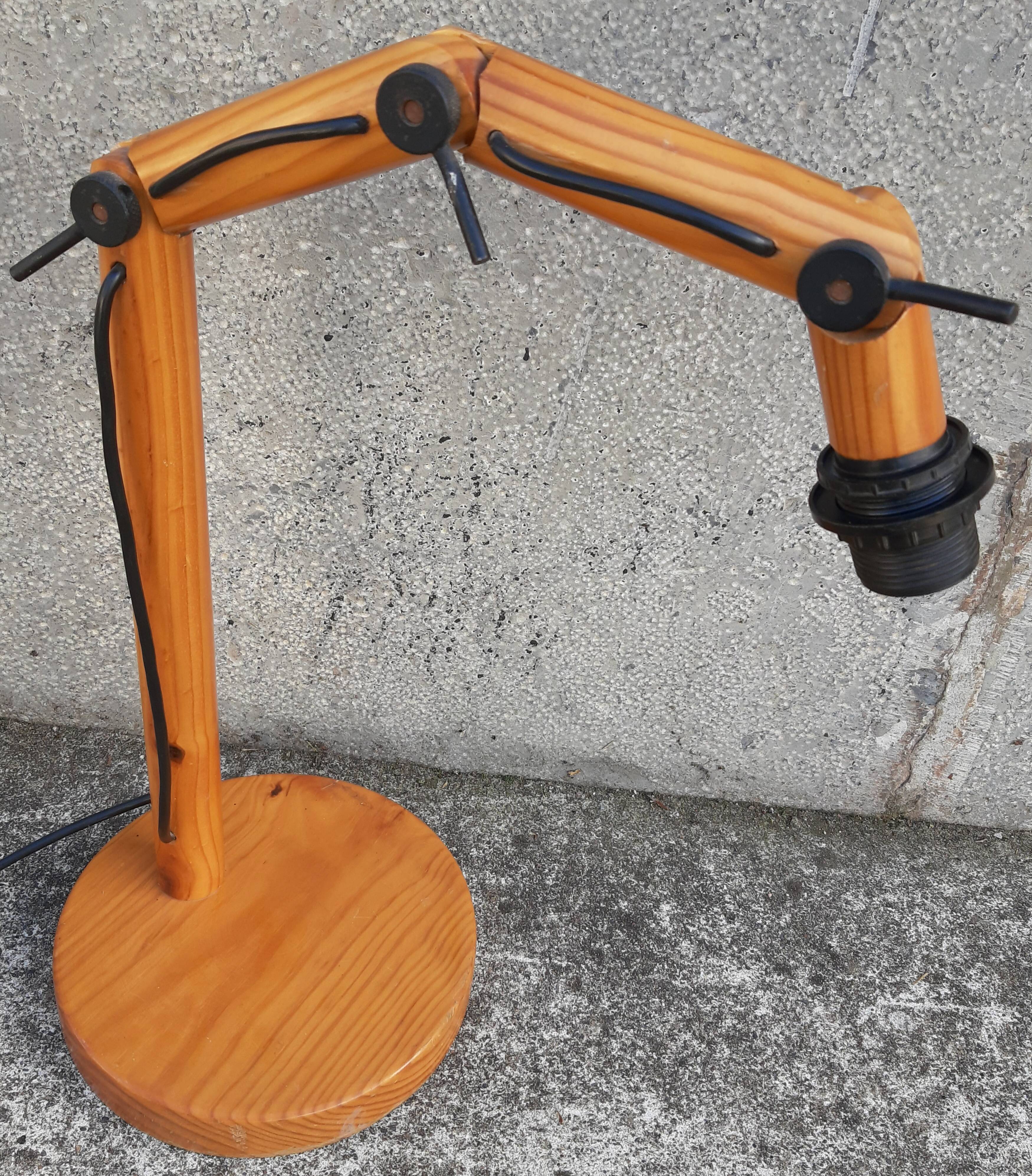 Articulated wooden lamp