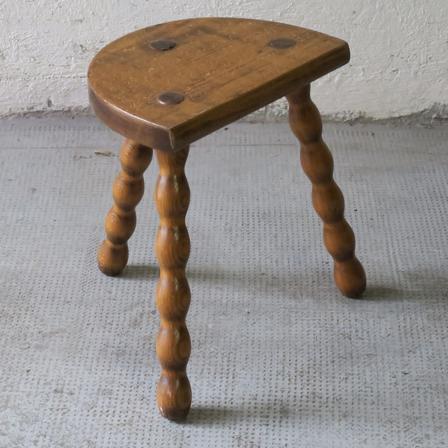 Tripod stool