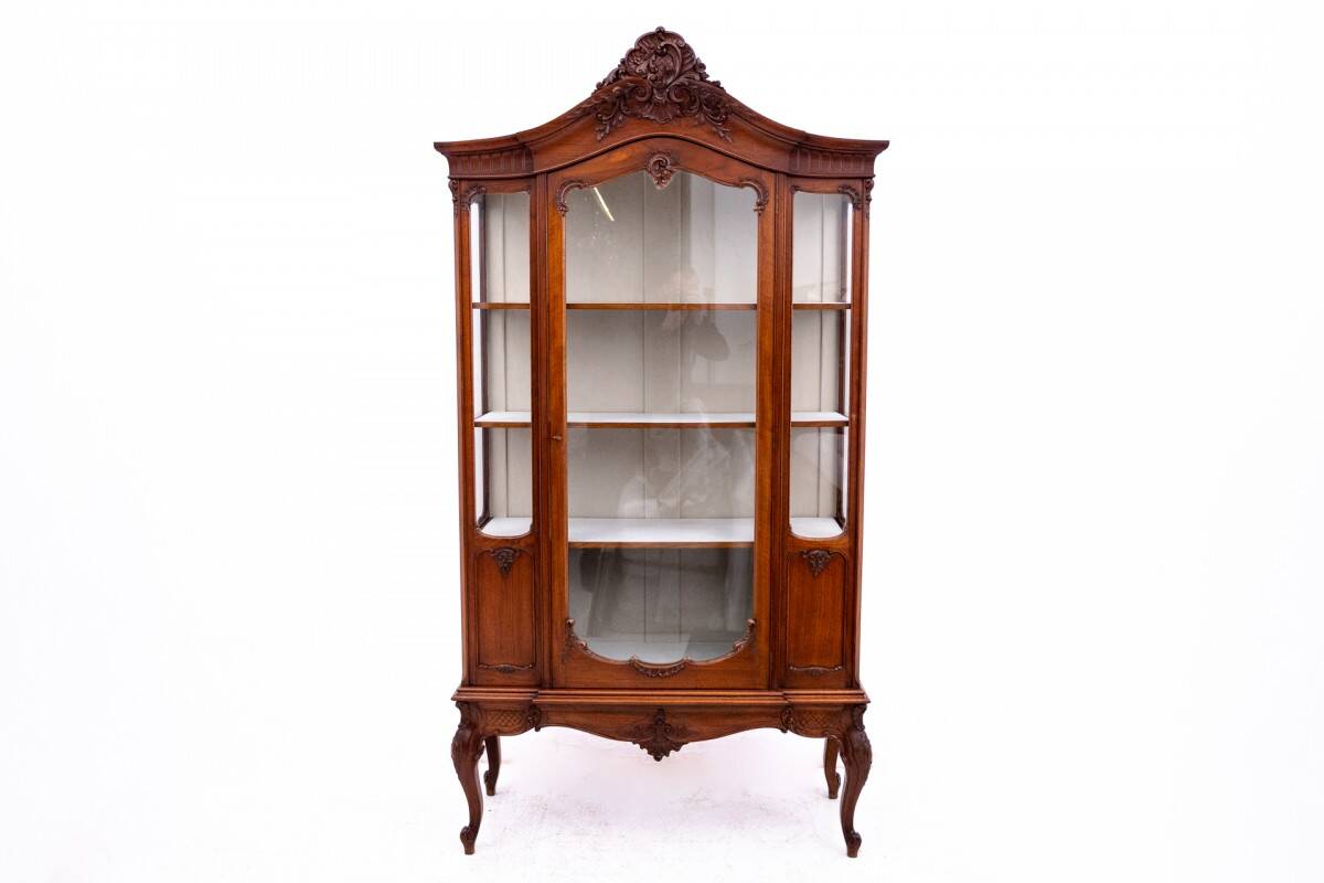 Exceptional display cabinet, Western Europe, France, circa 1910.