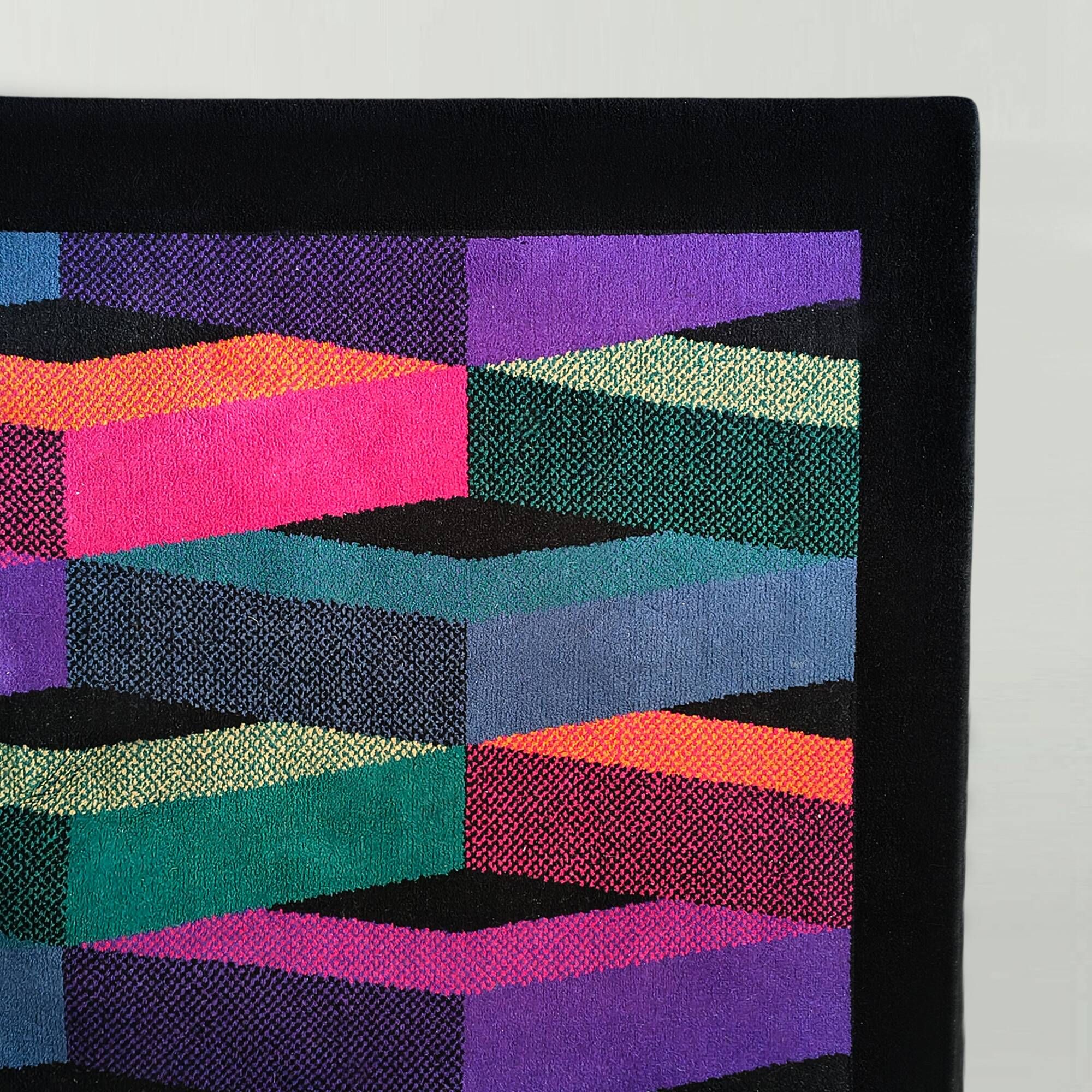 Stunning 1980s Italian post-modern wool rug by Missoni for T&J Vestor