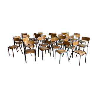 Lot de 30 chaises d'école dépareillées vintage