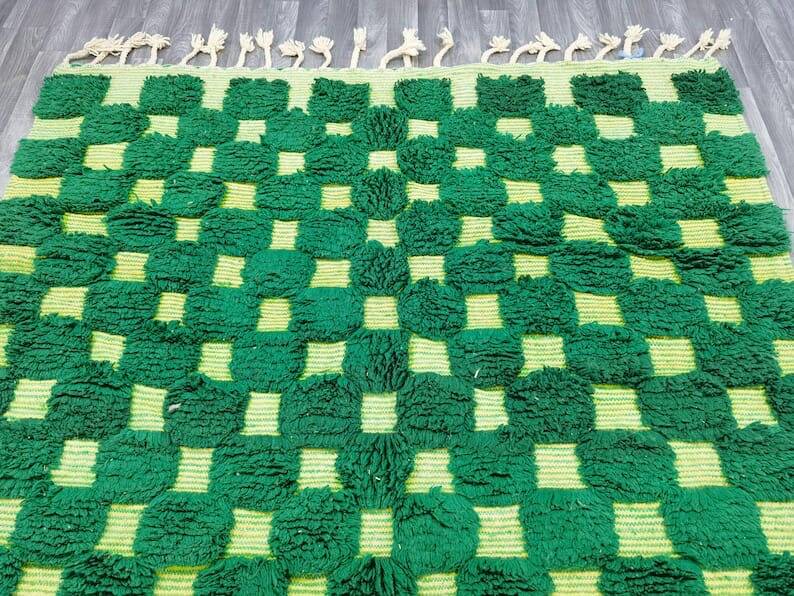 Beni Ourain Berber rug in pure wool, size 150 x 250 cm.