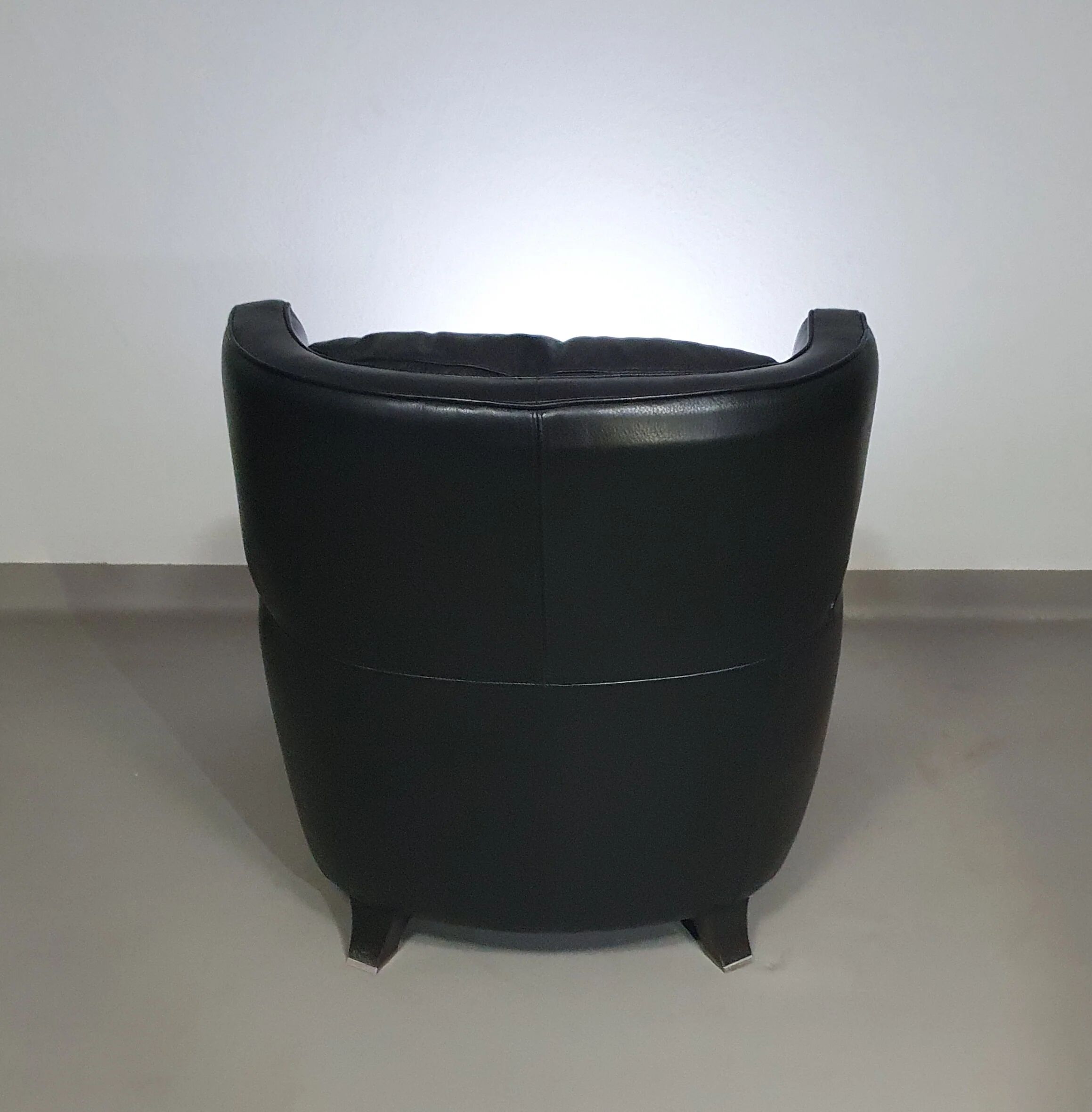 Amadeus Natuzzi lounge chair / black leather