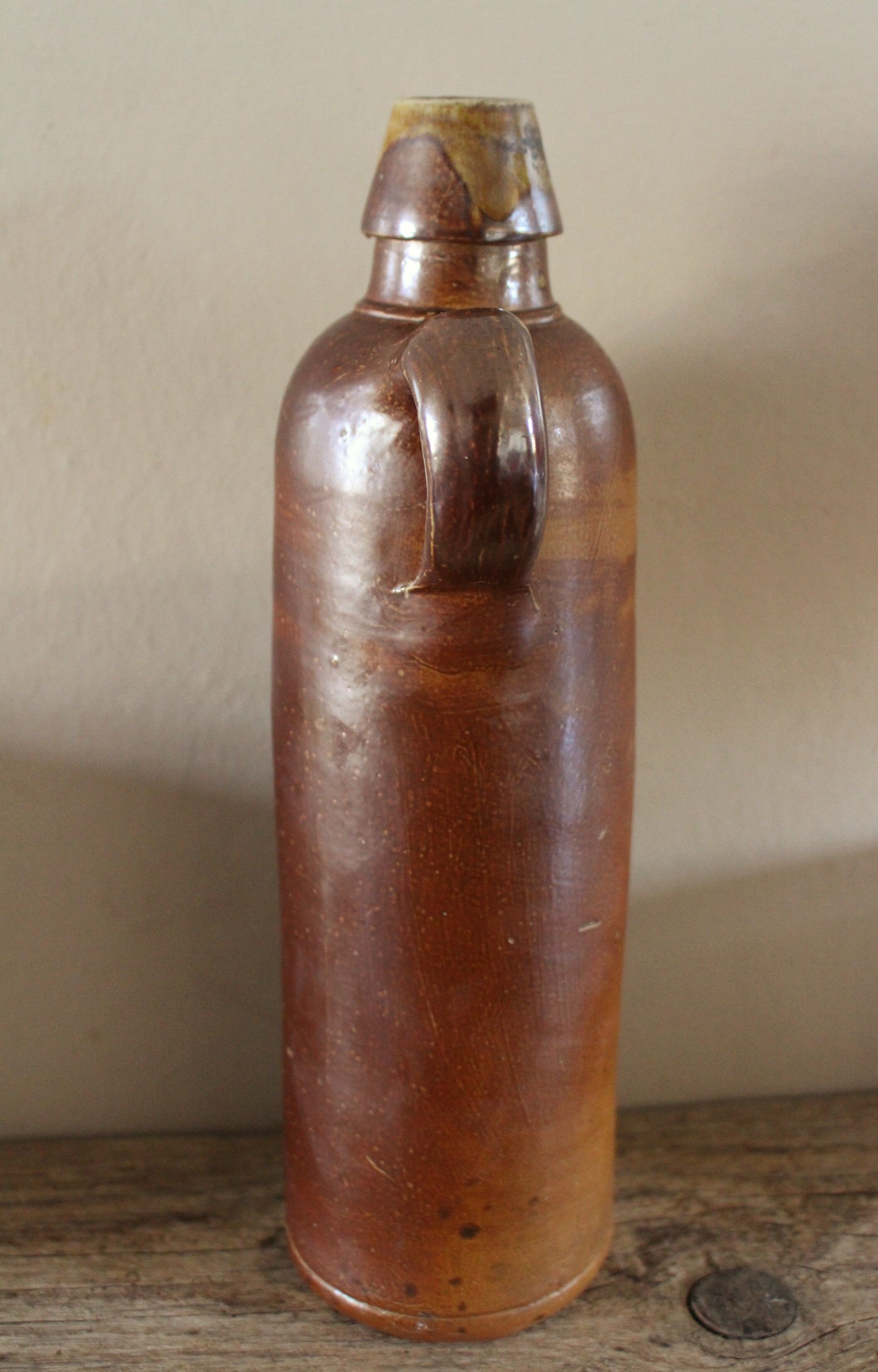 Bouteille liqueur grès vintage poignée