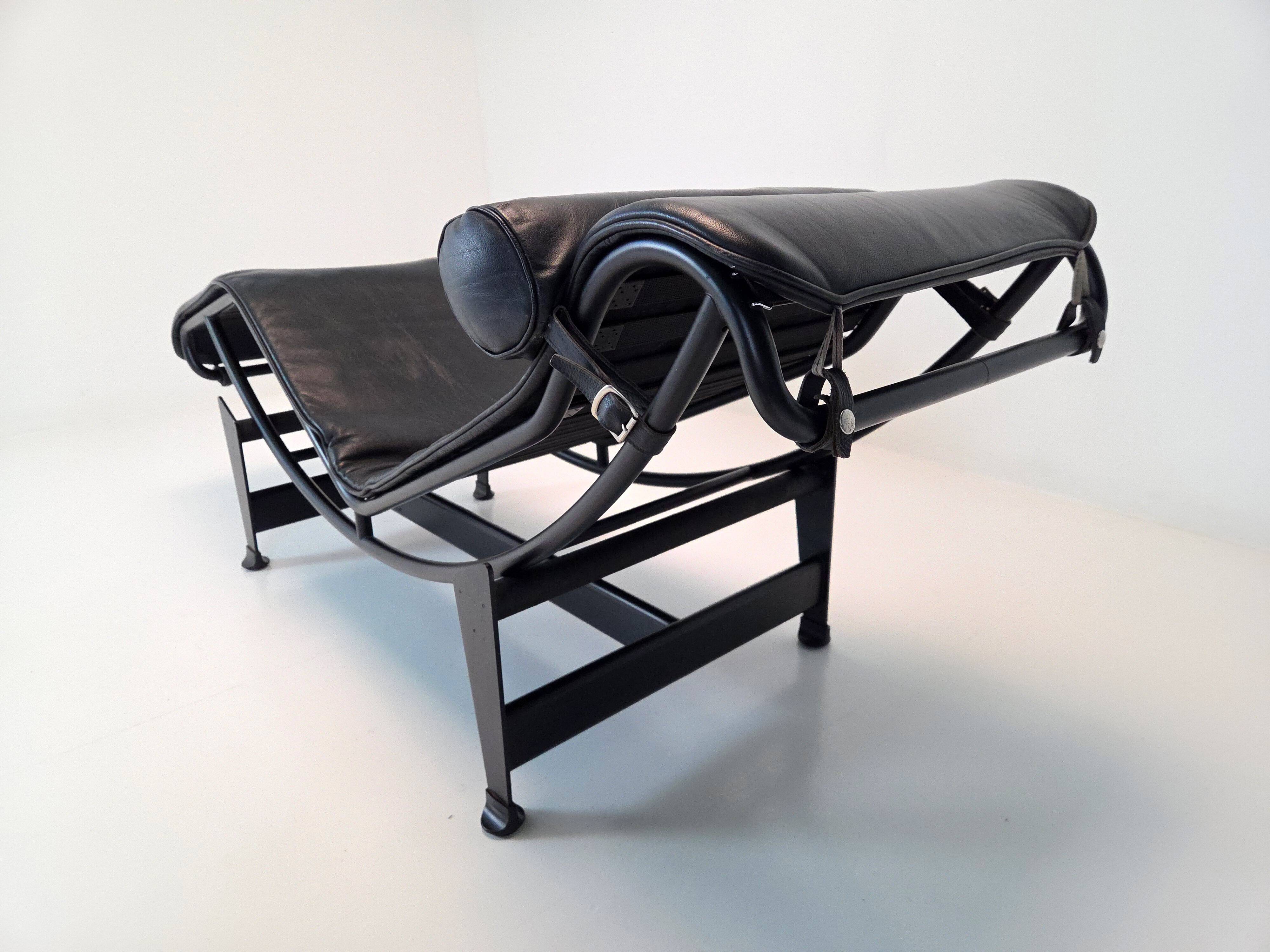 Cassina LC4 Chaise Longue – Le Corbusier, Charlotte Perriand & Pierre Jeanneret