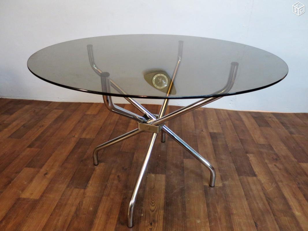 Table ronde vintage des années 70