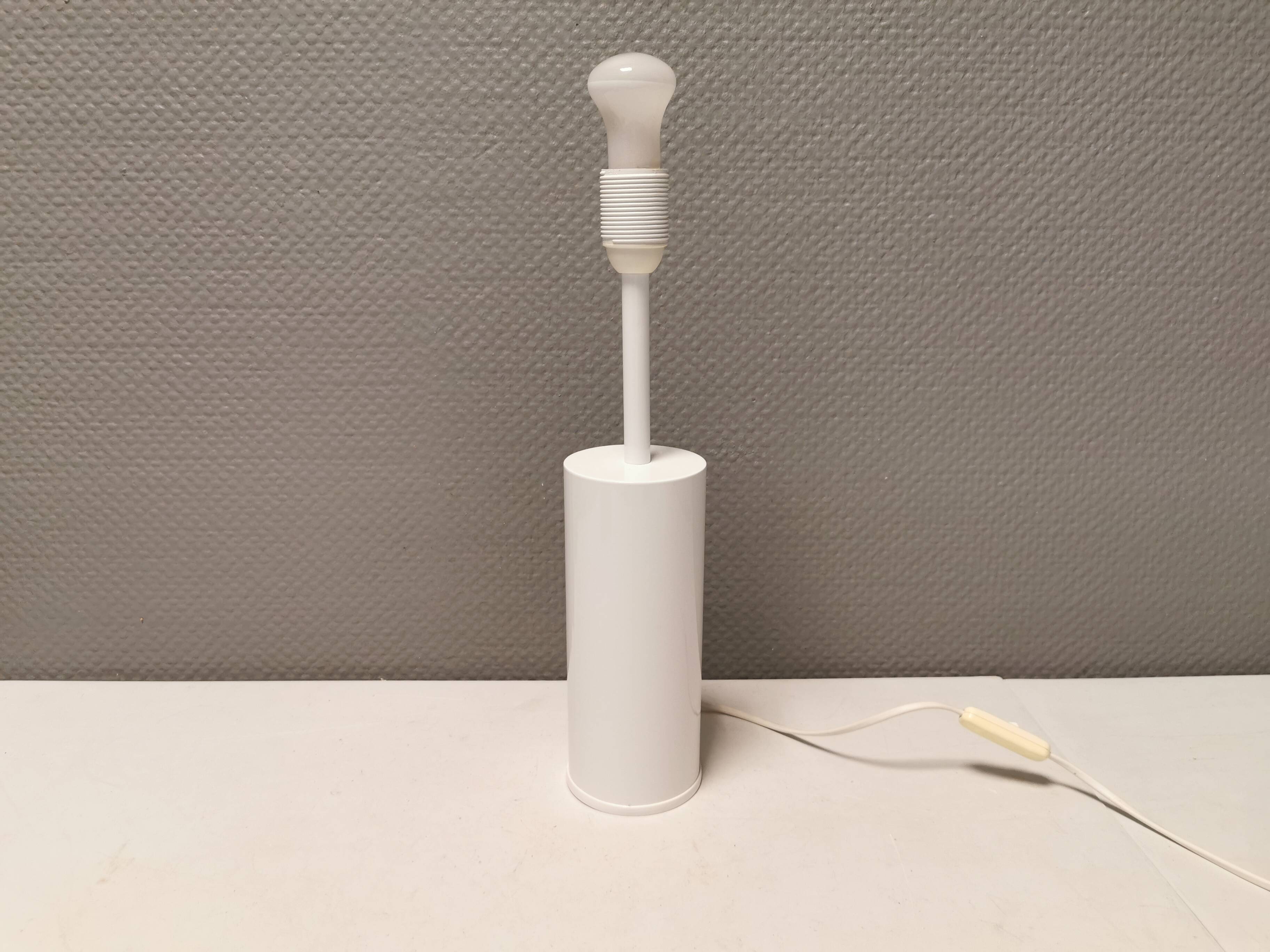 Classic table lamps in white lacquered metal from Danish Horn lighting 1980-90s.