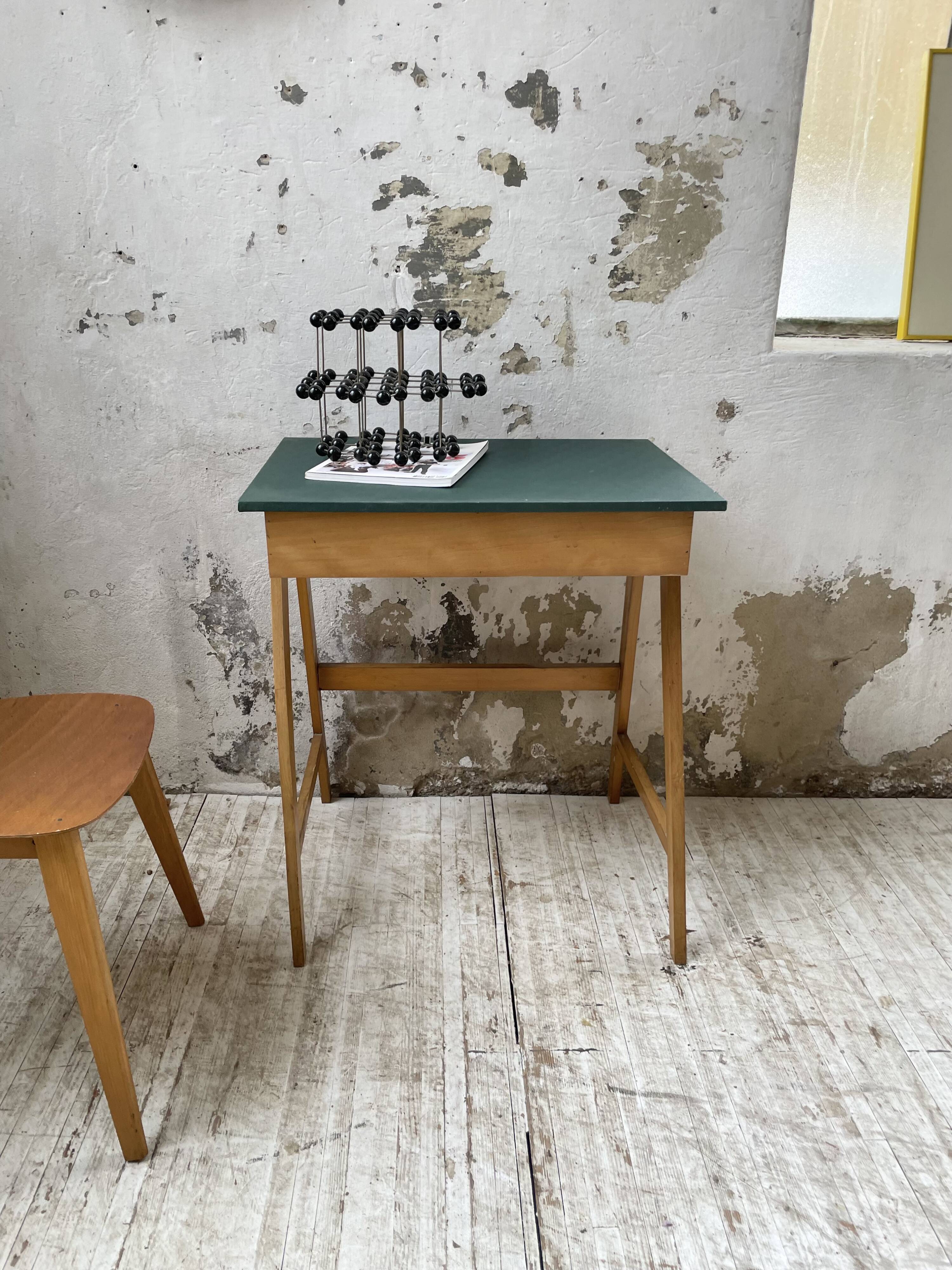 Bureau et chaise enfant pieds compas