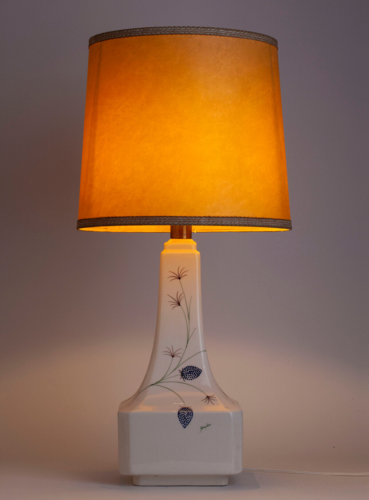 Hand-painted Bondia lamp