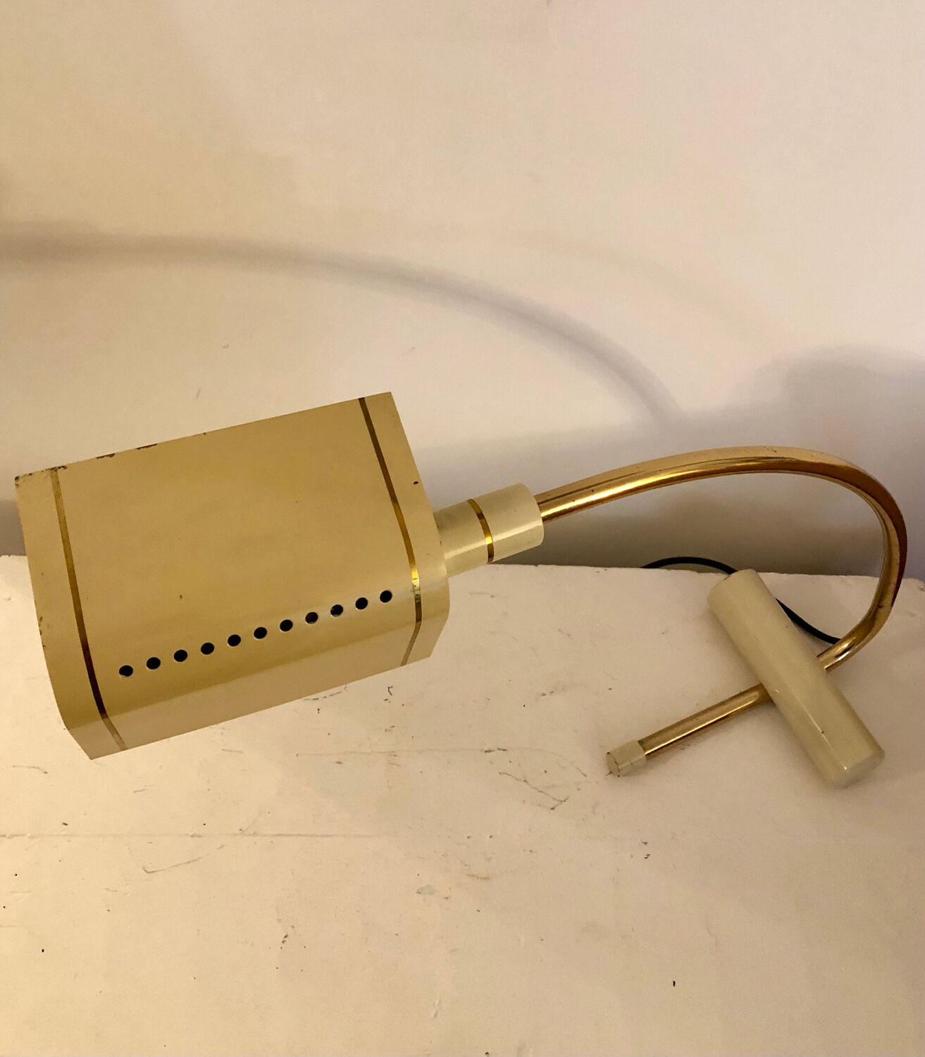 Vintage Italy brass articulated desk lamp.