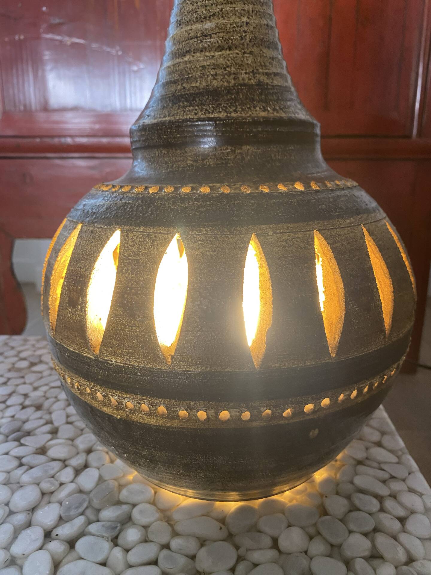 Lampe Georges Pelletier en céramique émaillée ajourée