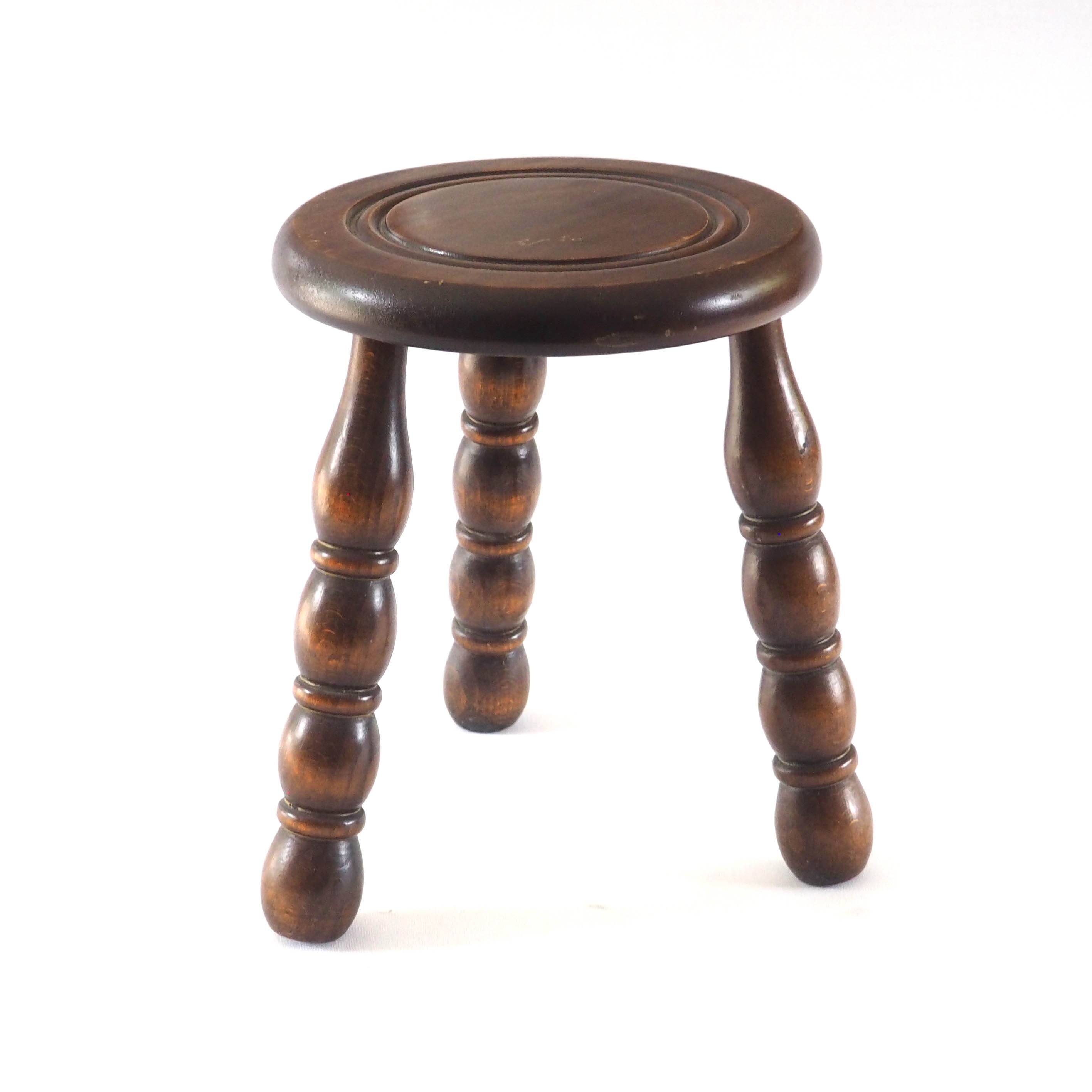 Tabouret tripode bois perlé