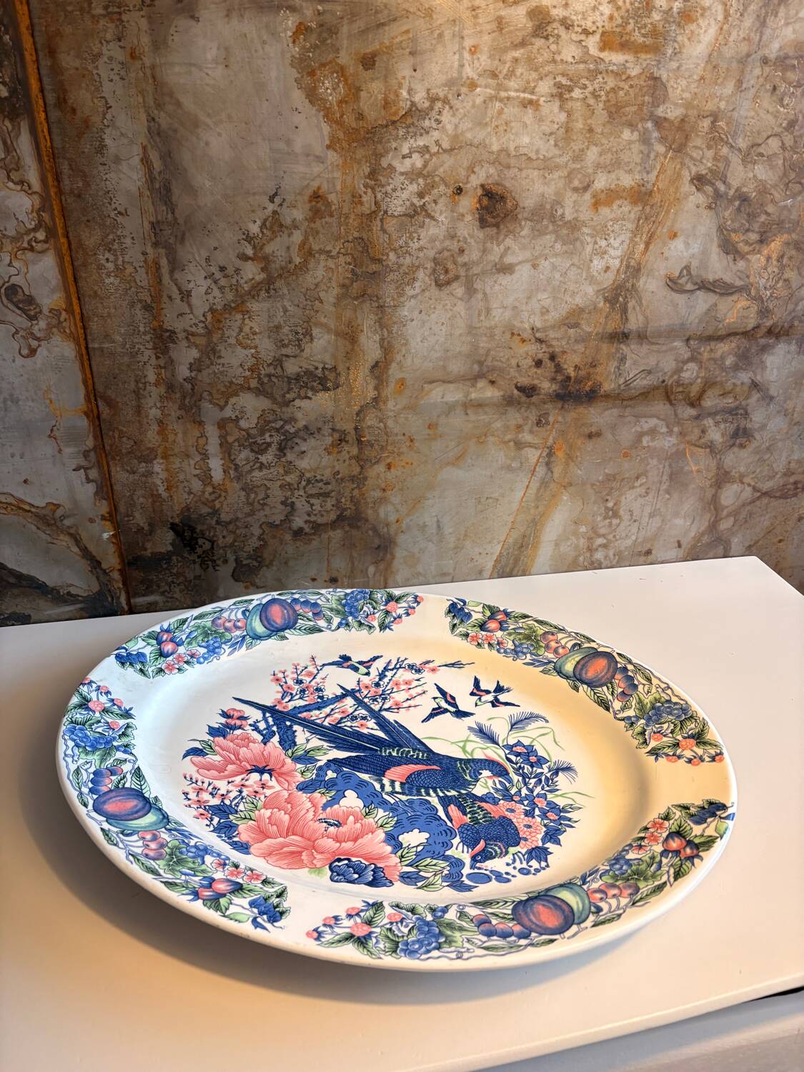 Large plate with bird motif, Stoviglierie pottery.