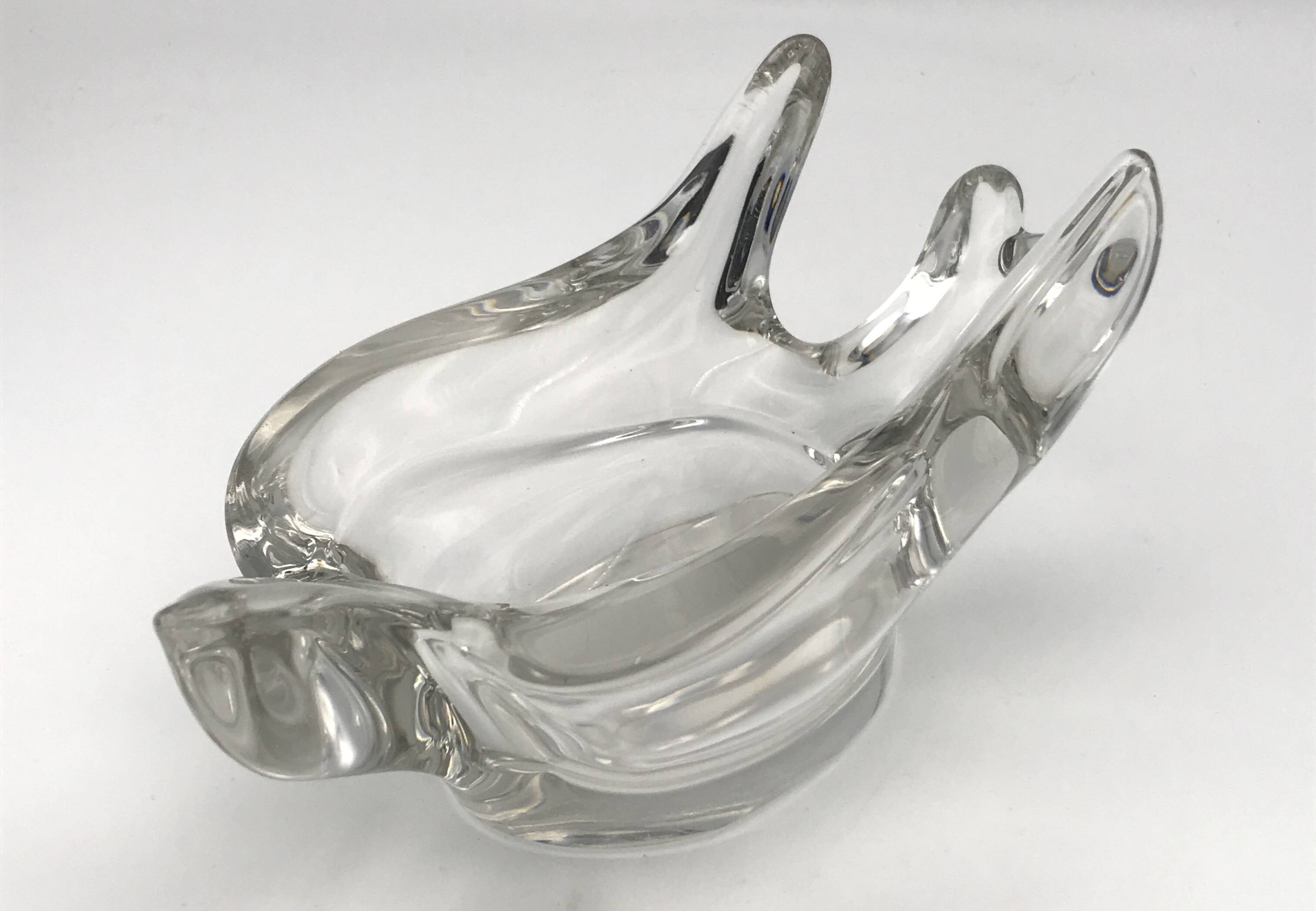 Bird-shaped paperweight, crystal swallow
