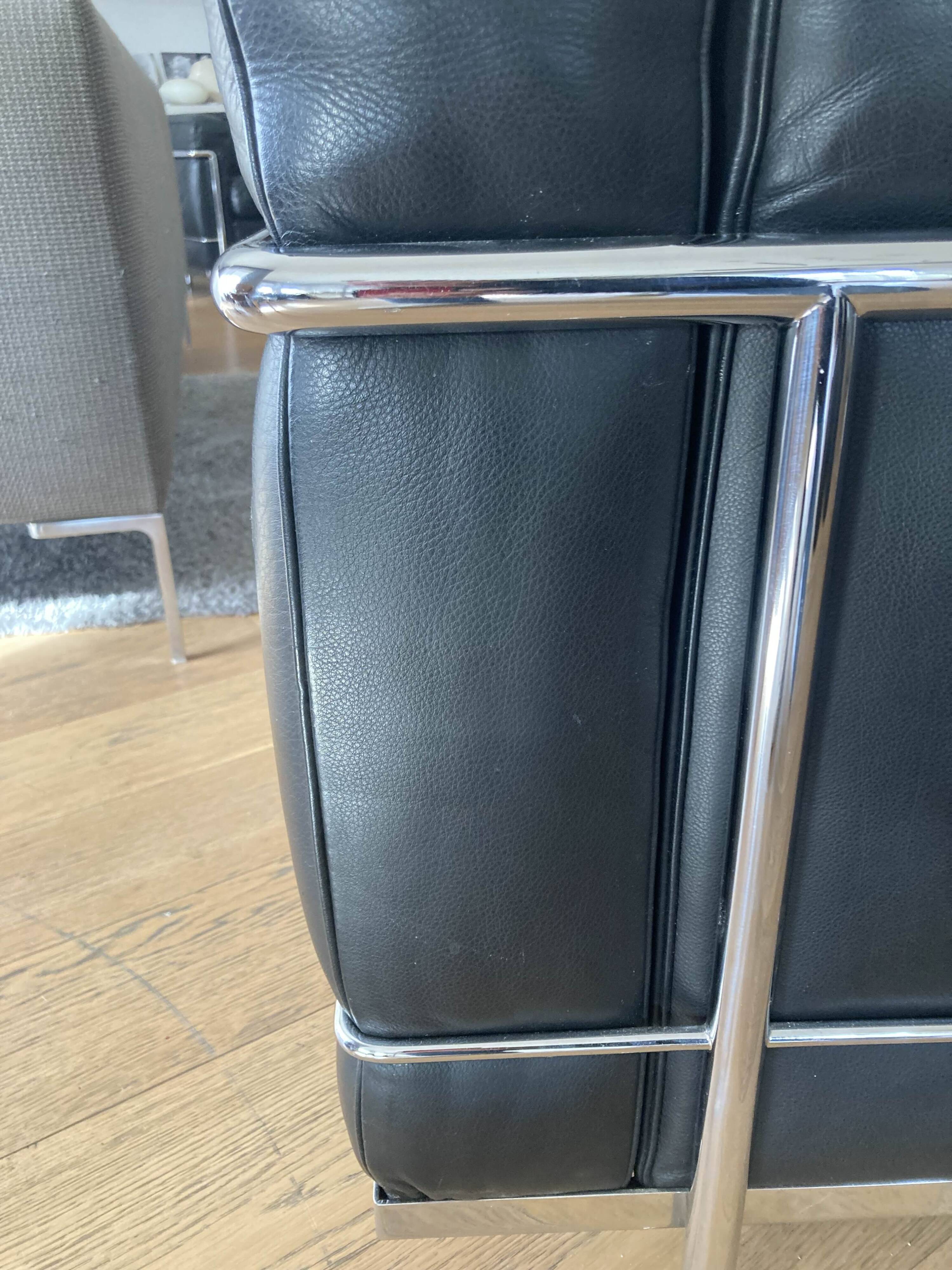 Le Corbusier LC2 armchair in black leather