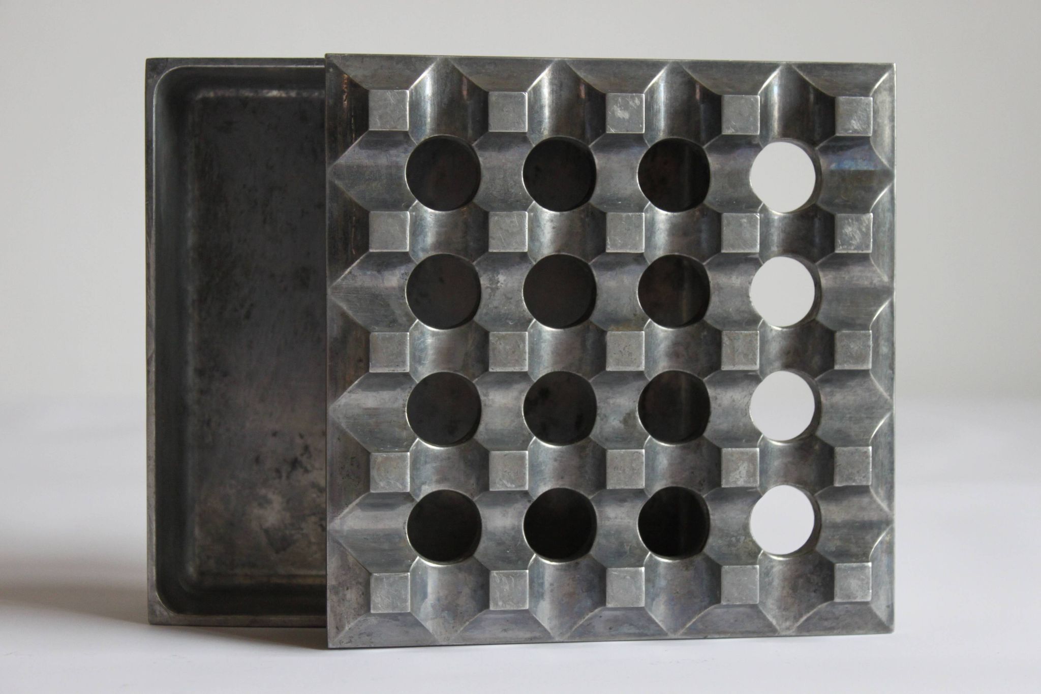 Ultima 15 ashtray by Bo Ljungberg & Holger Backstrom for Pascha AB Lund,  Malmö Sweden 1970s.