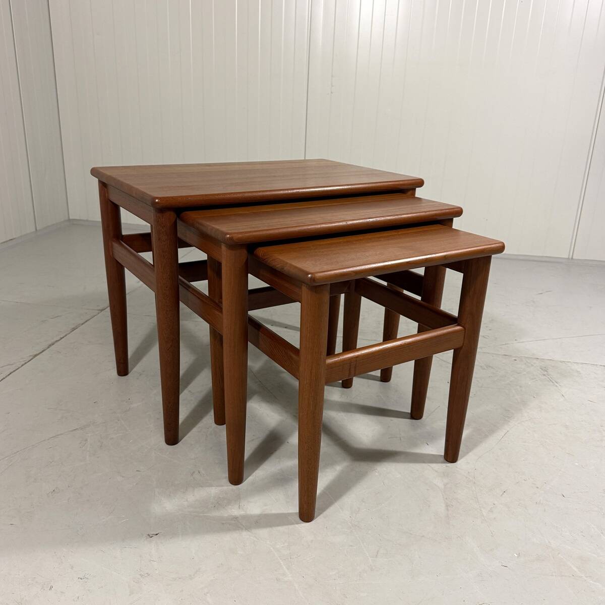 Tables gigognes en teck Danemark années 1960
