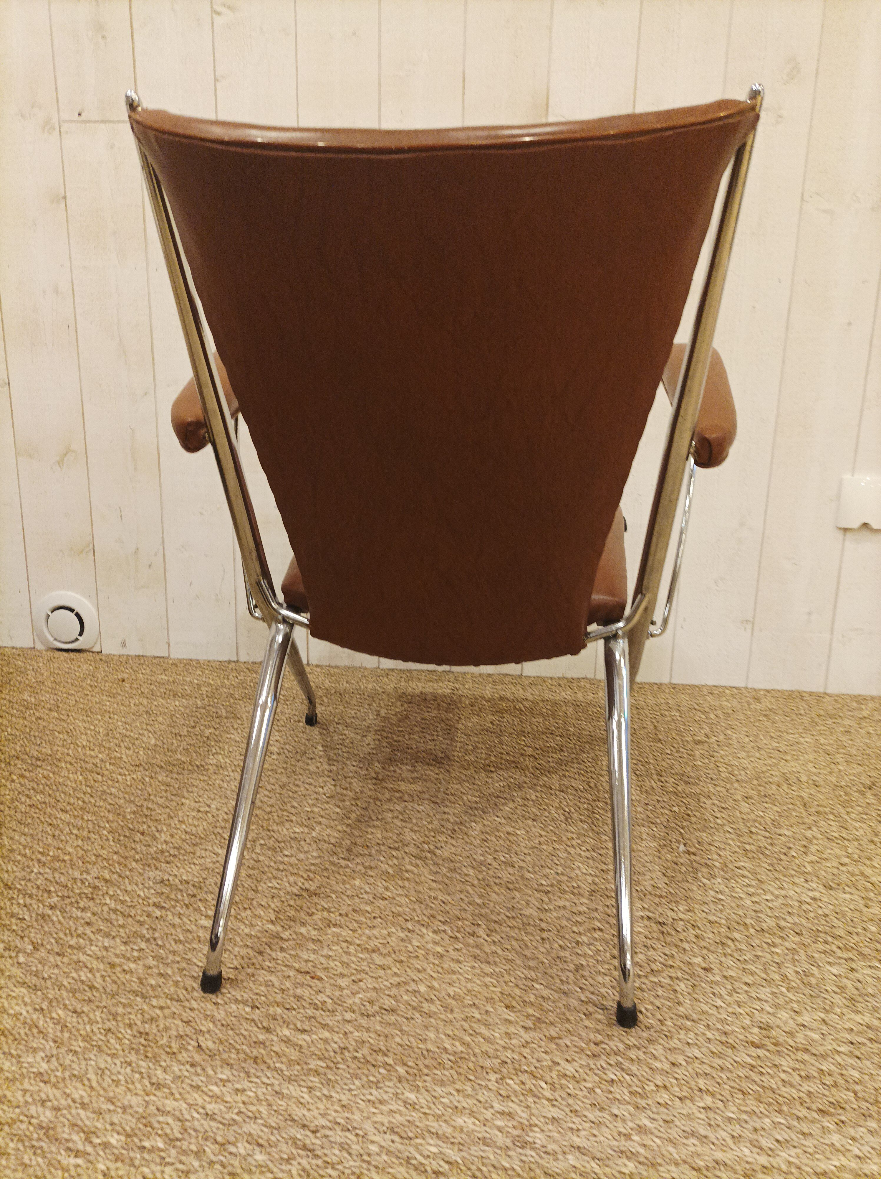 Leatherette folding armchair