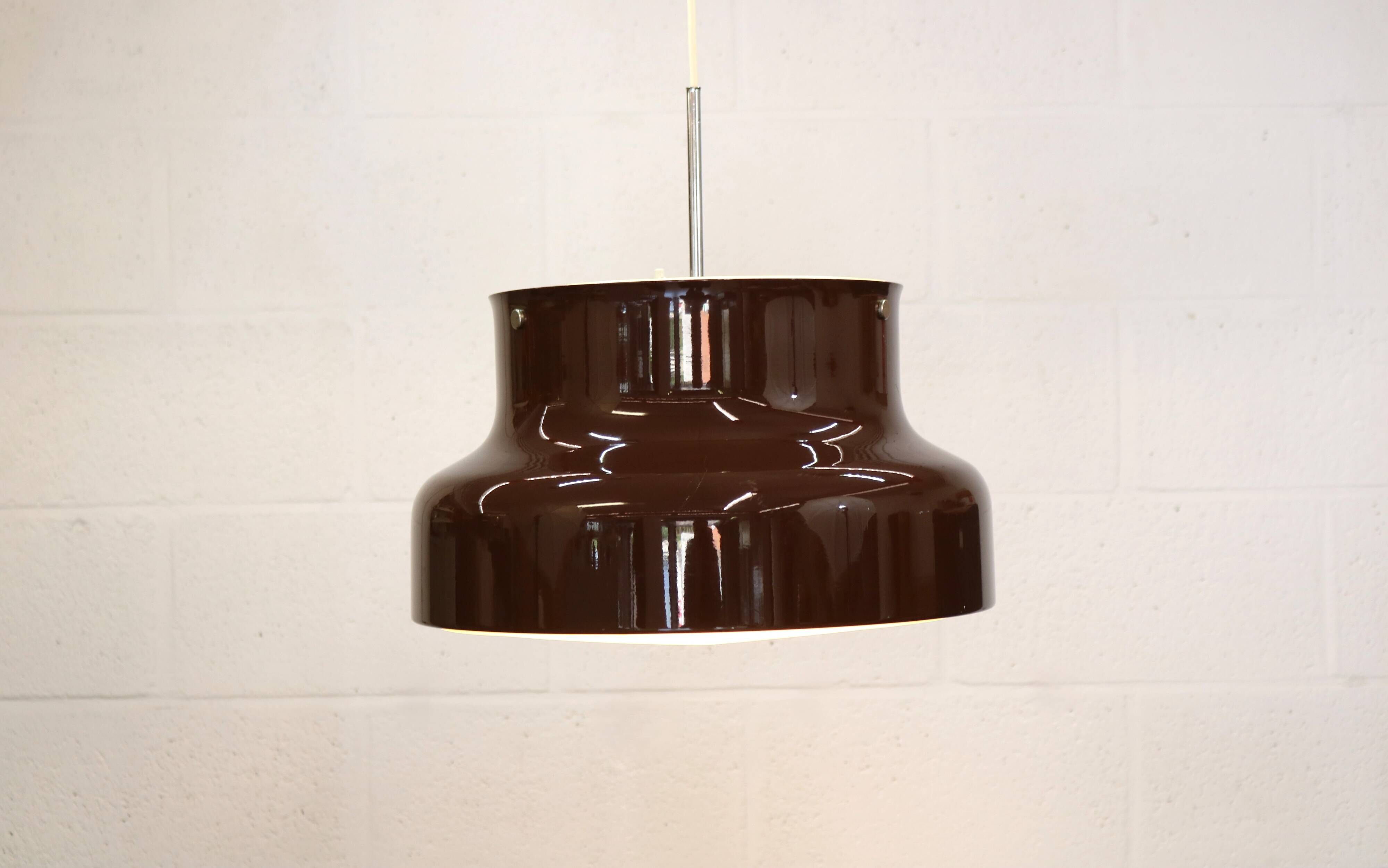 Suspension Bumling marron chocolat par Ateljé Lyktan conçue par Anders Pherson