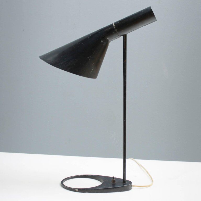 Arne Jacobsen lamp table for Louis Poulsen